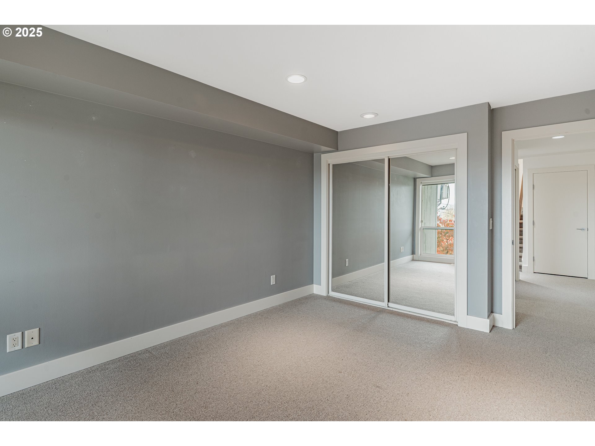 5425 SW VIEW POINT TER