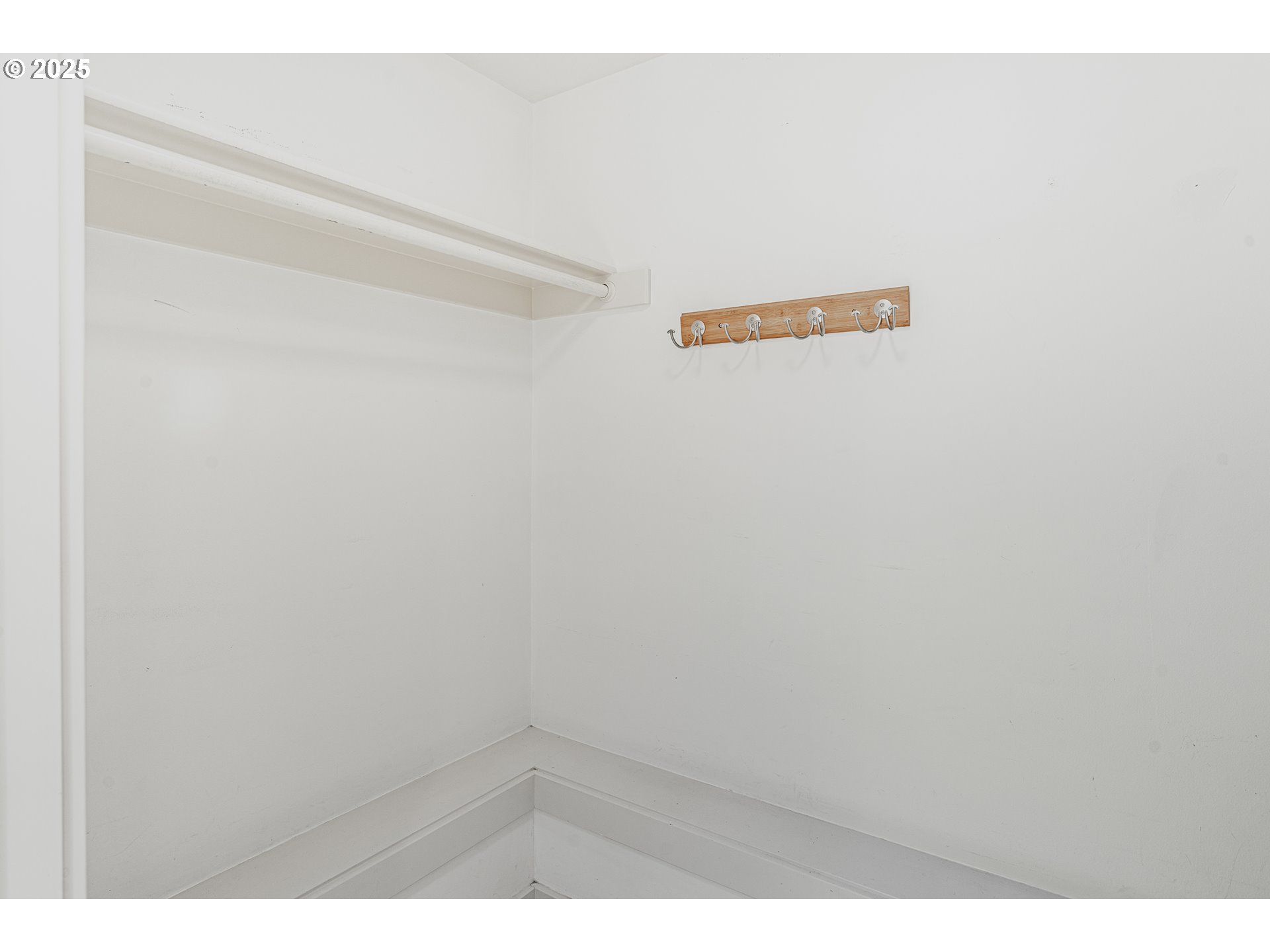 5425 SW VIEW POINT TER