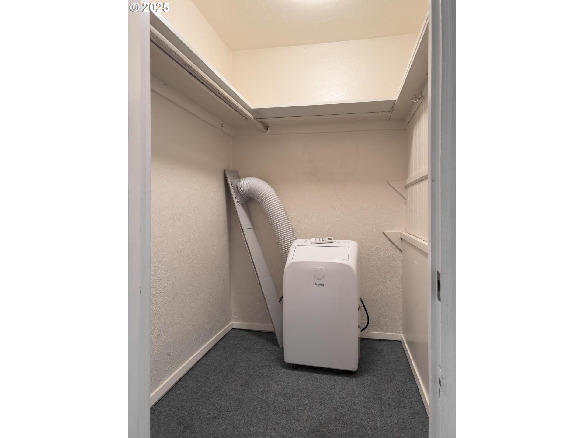 2109 NW IRVING ST 204