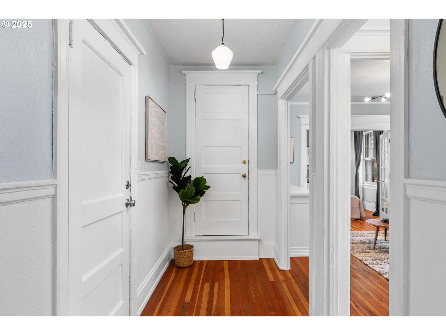 2109 NW IRVING ST 204