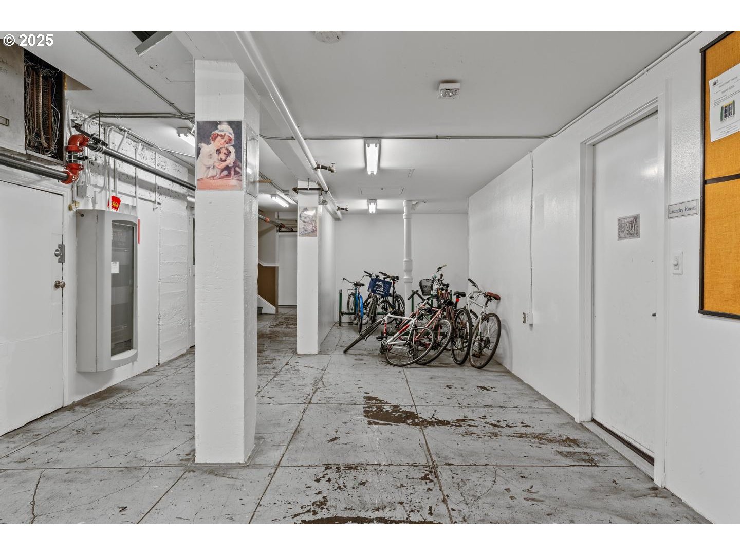 2109 NW IRVING ST 204