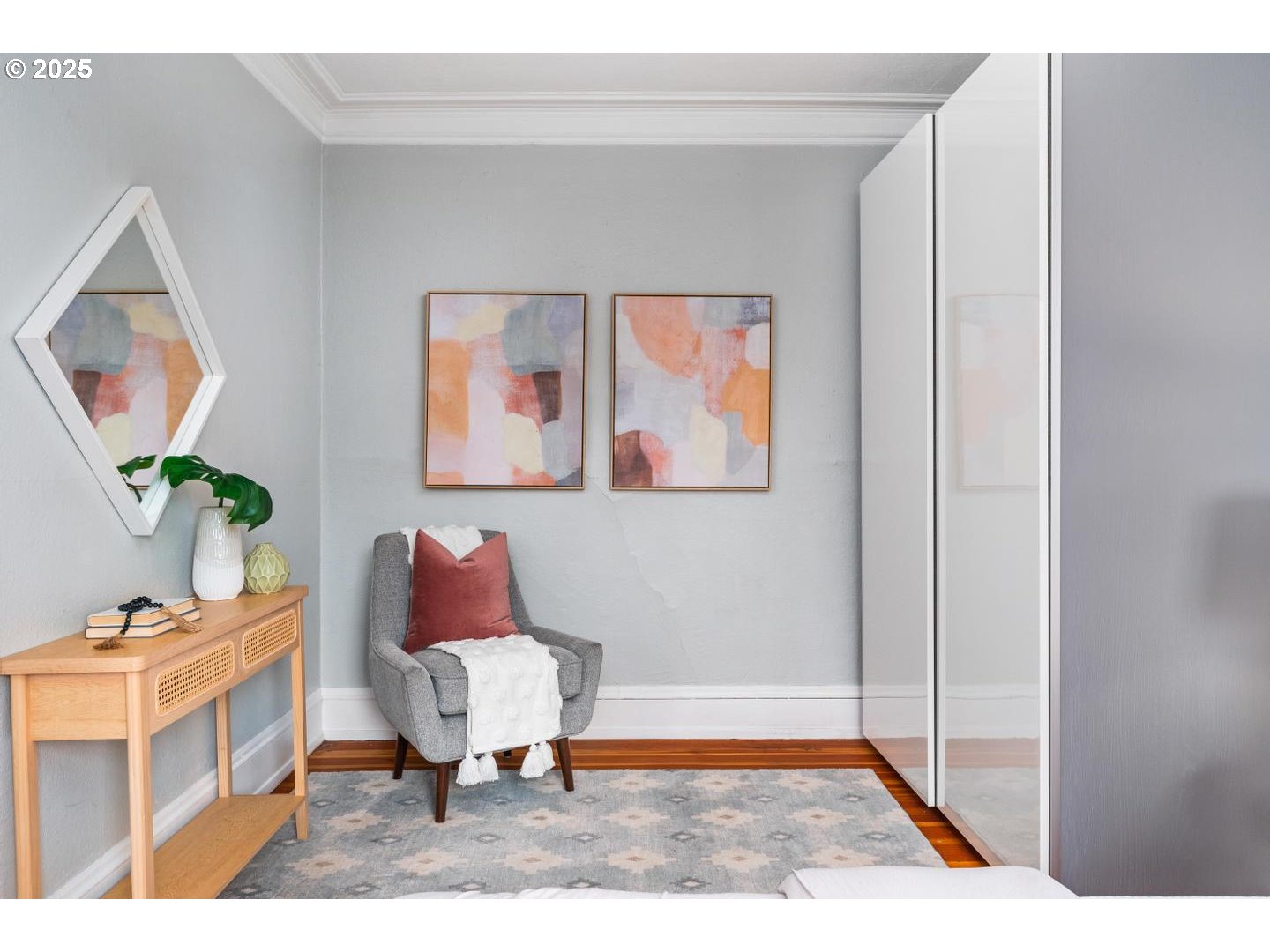 2109 NW IRVING ST 204