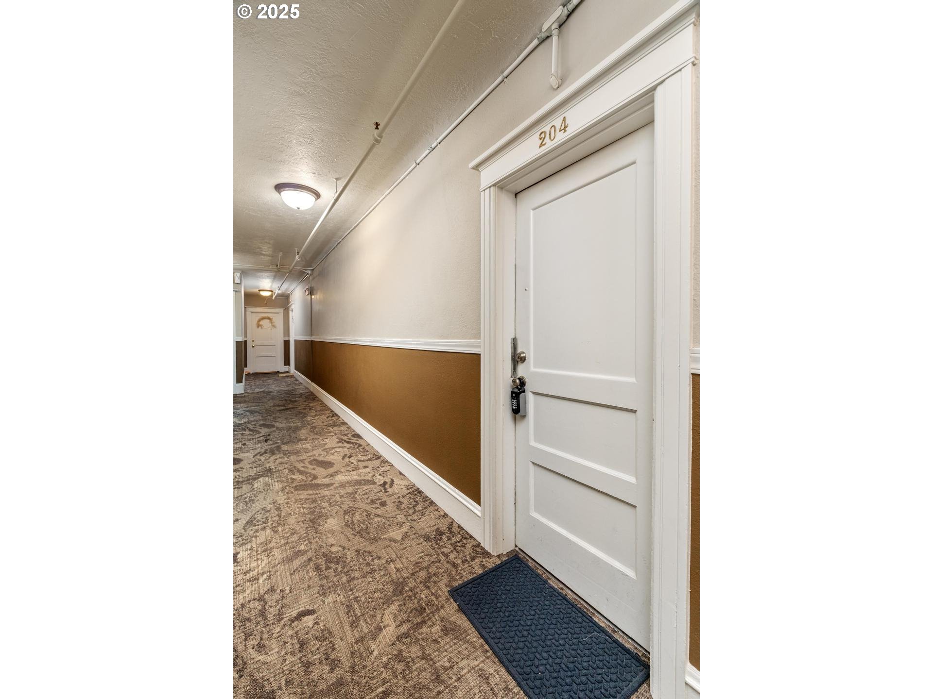 2109 NW IRVING ST 204