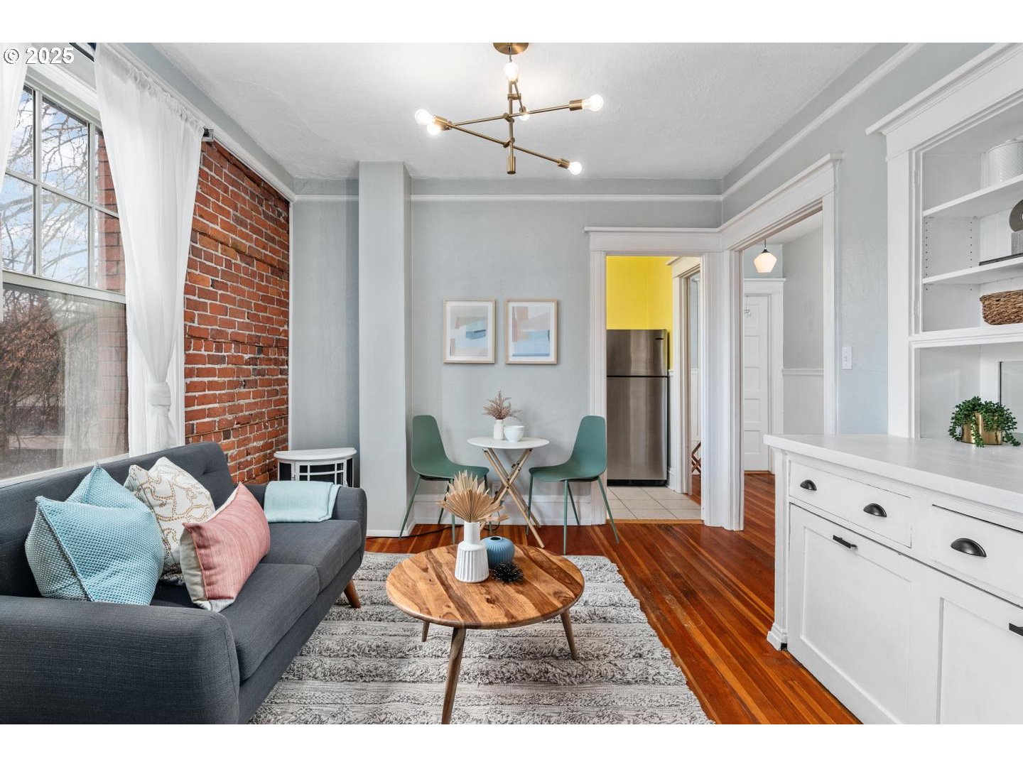 2109 NW IRVING ST 204