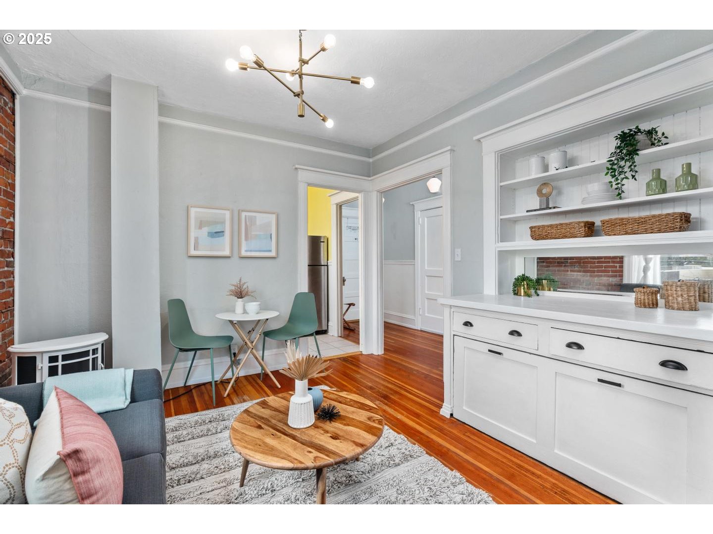 2109 NW IRVING ST 204