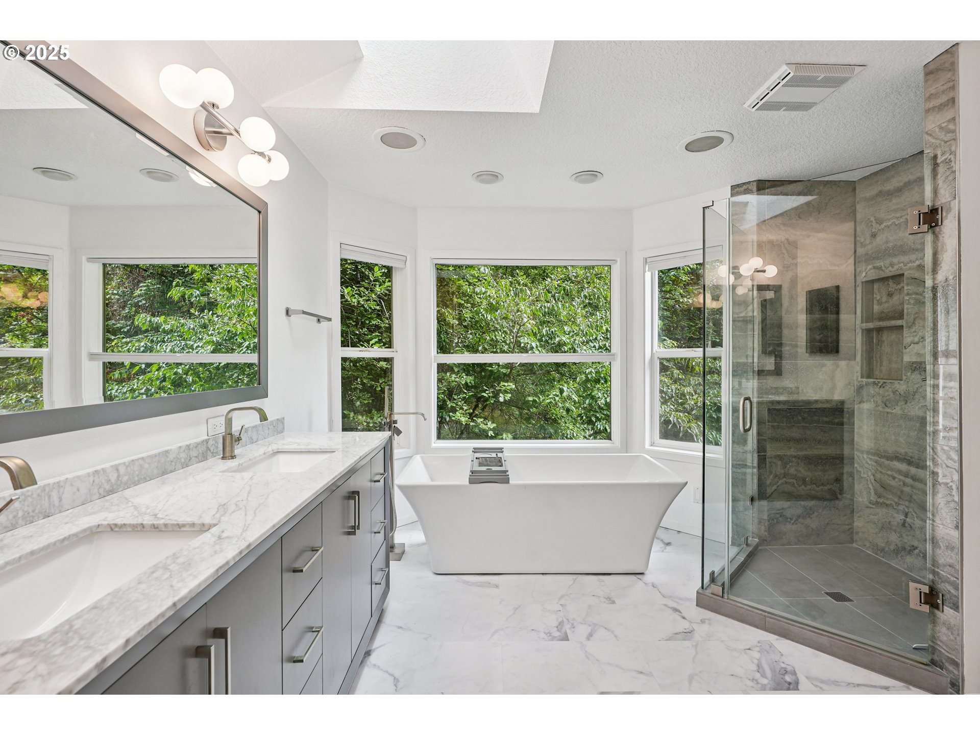 12 MONTICELLO DR