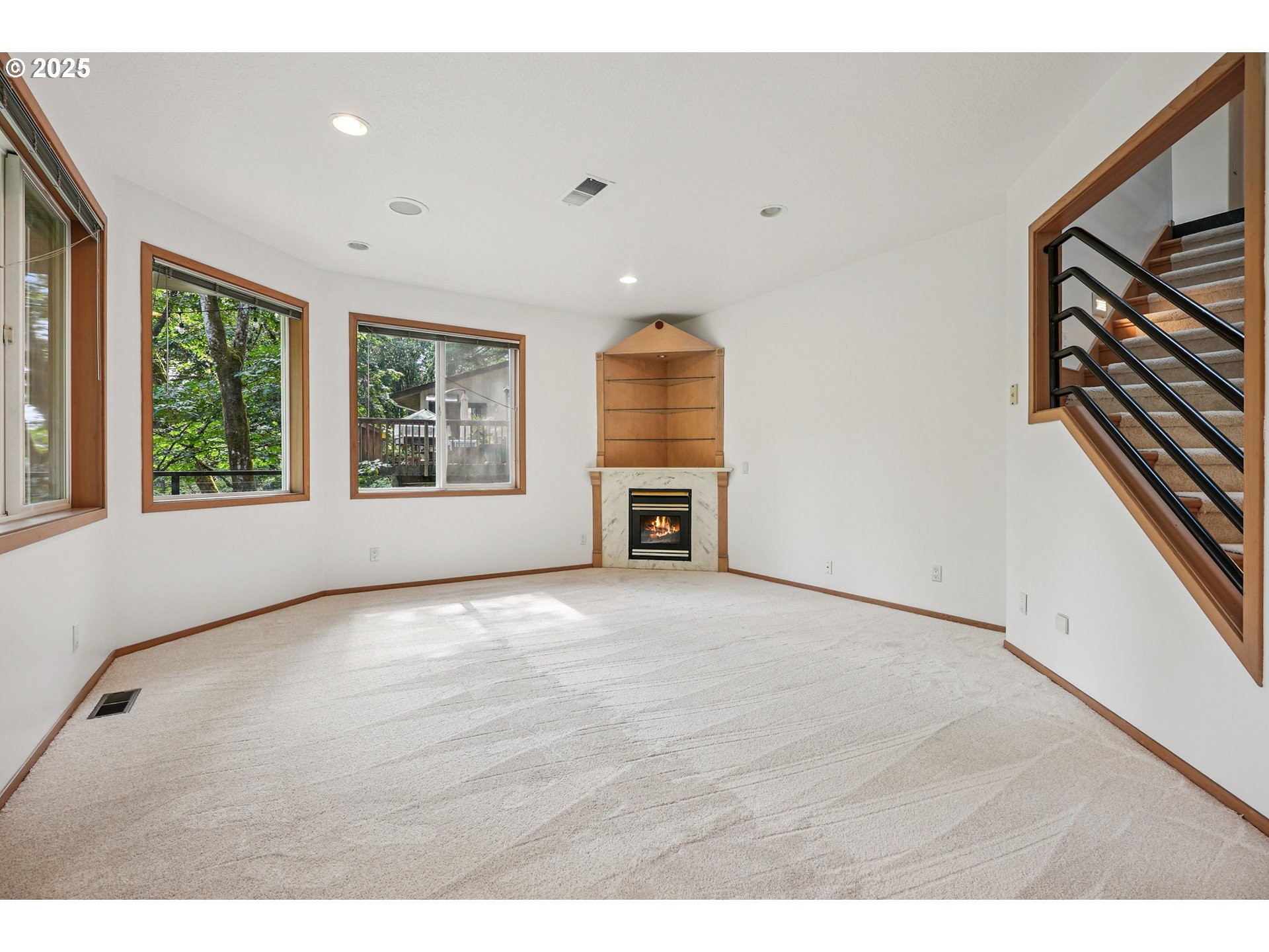 12 MONTICELLO DR
