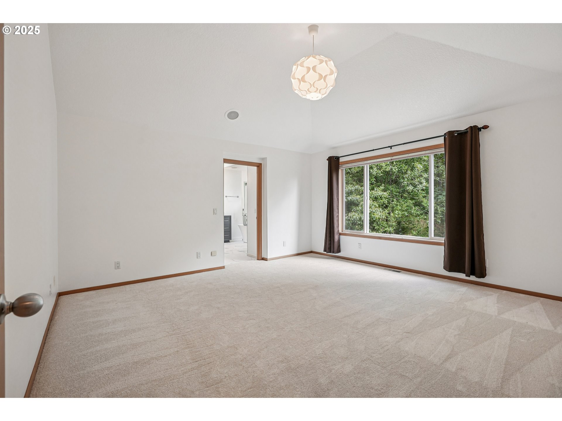 12 MONTICELLO DR