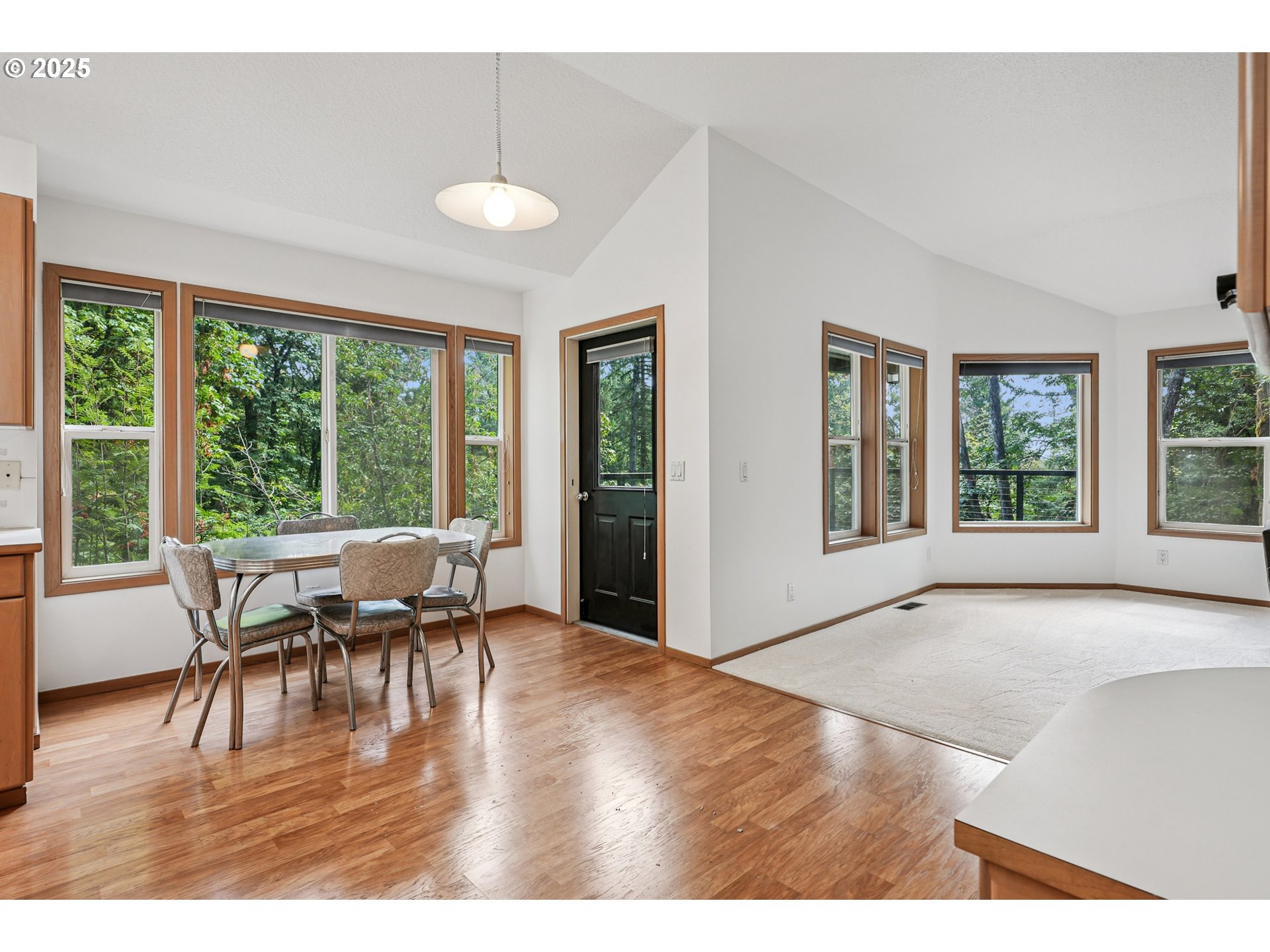 12 MONTICELLO DR