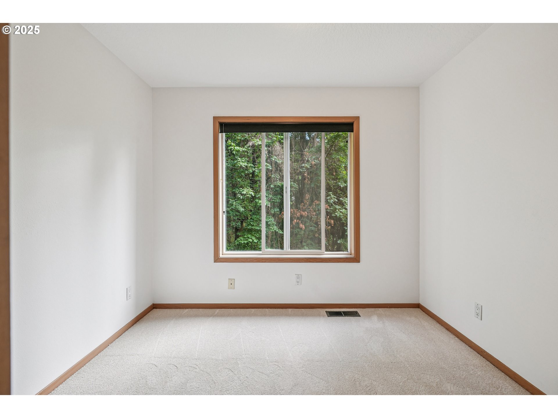 12 MONTICELLO DR