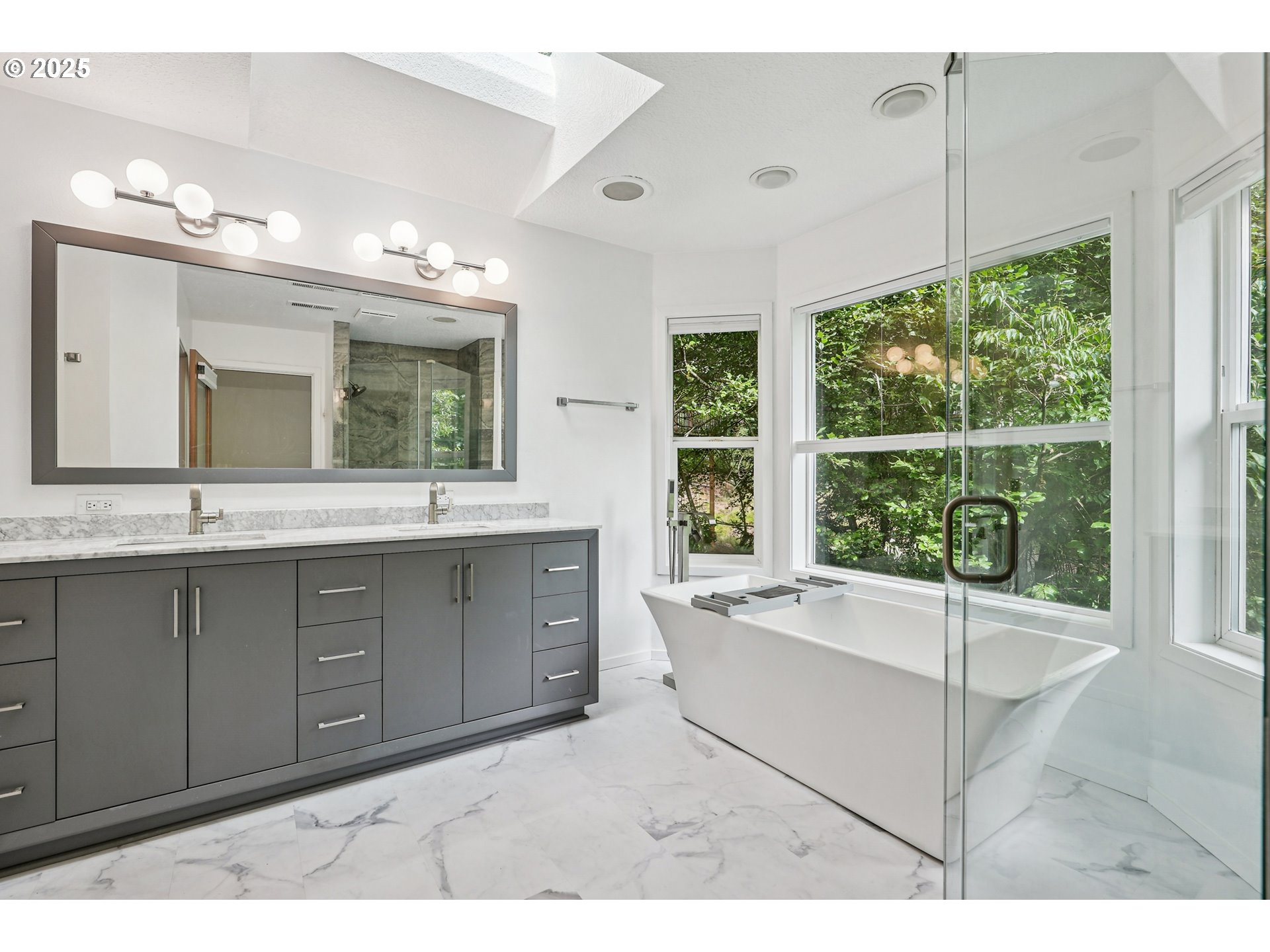 12 MONTICELLO DR