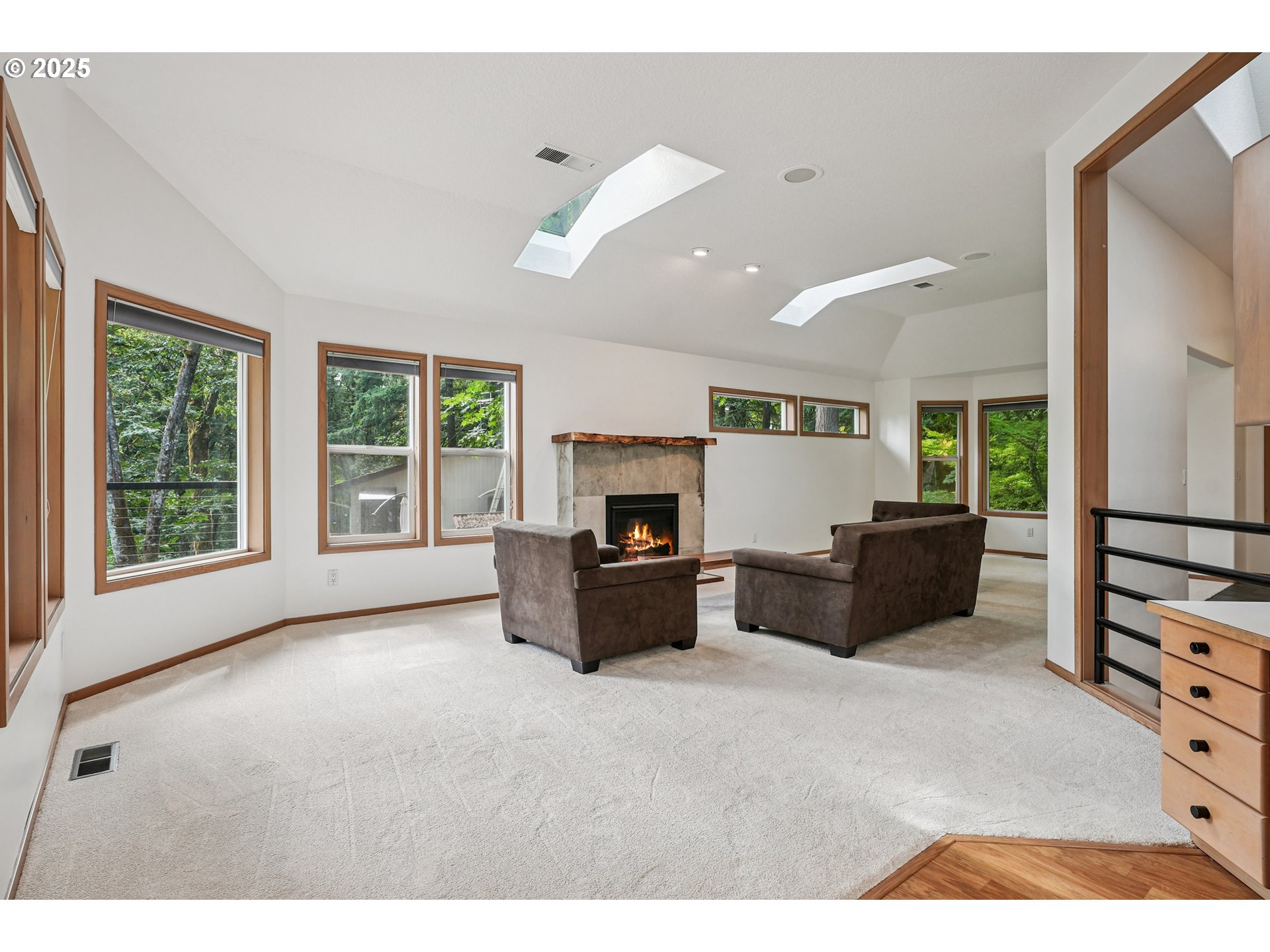 12 MONTICELLO DR