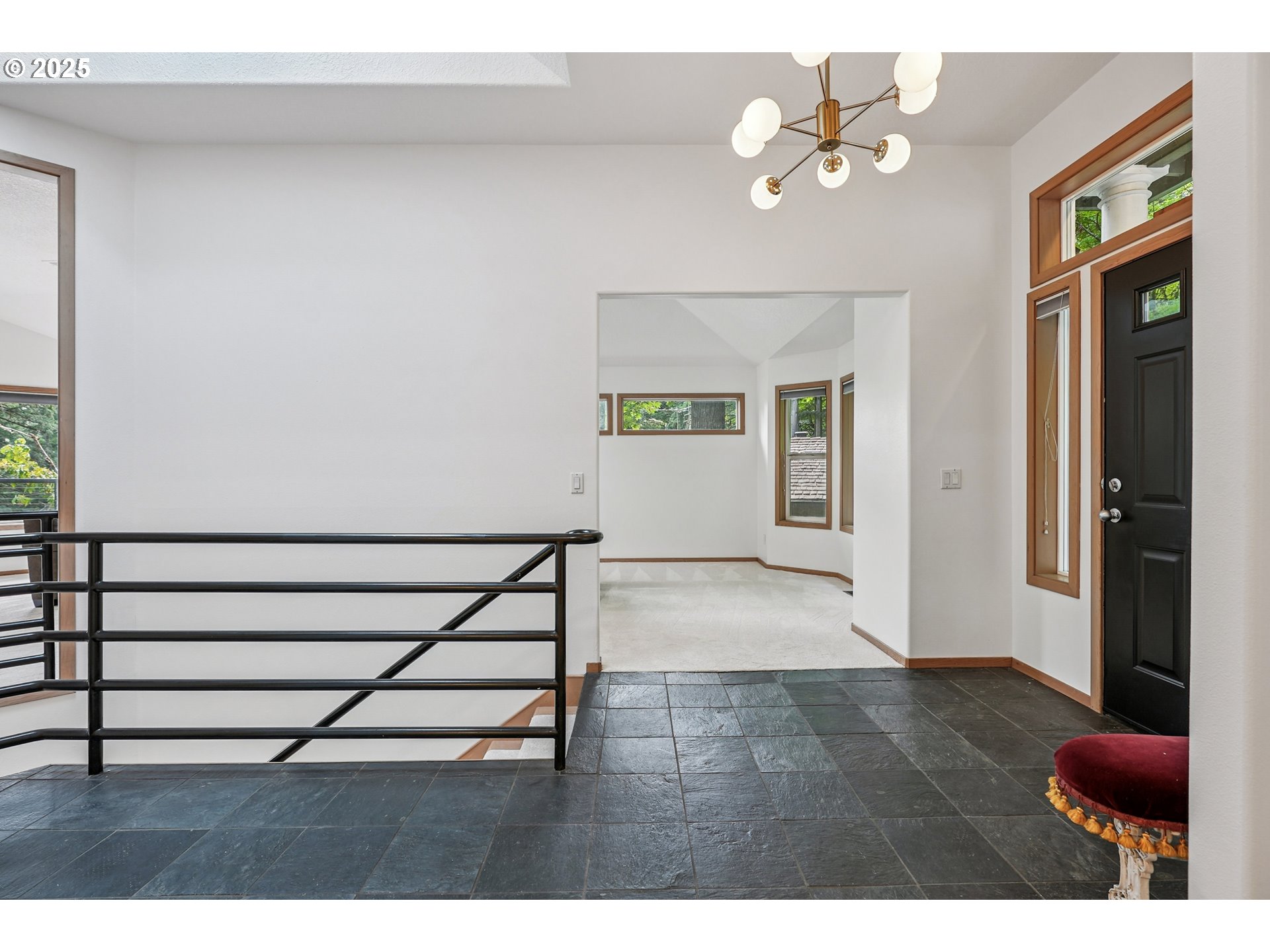 12 MONTICELLO DR