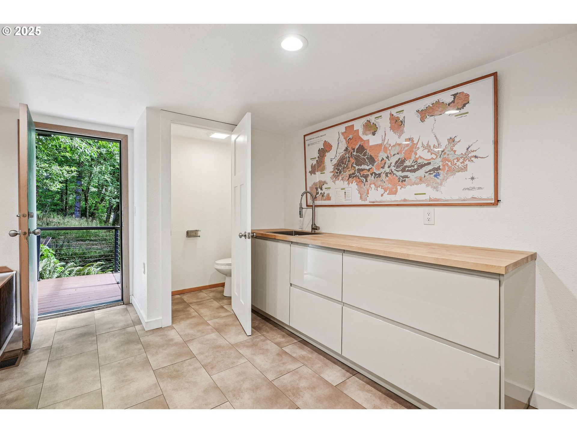 12 MONTICELLO DR