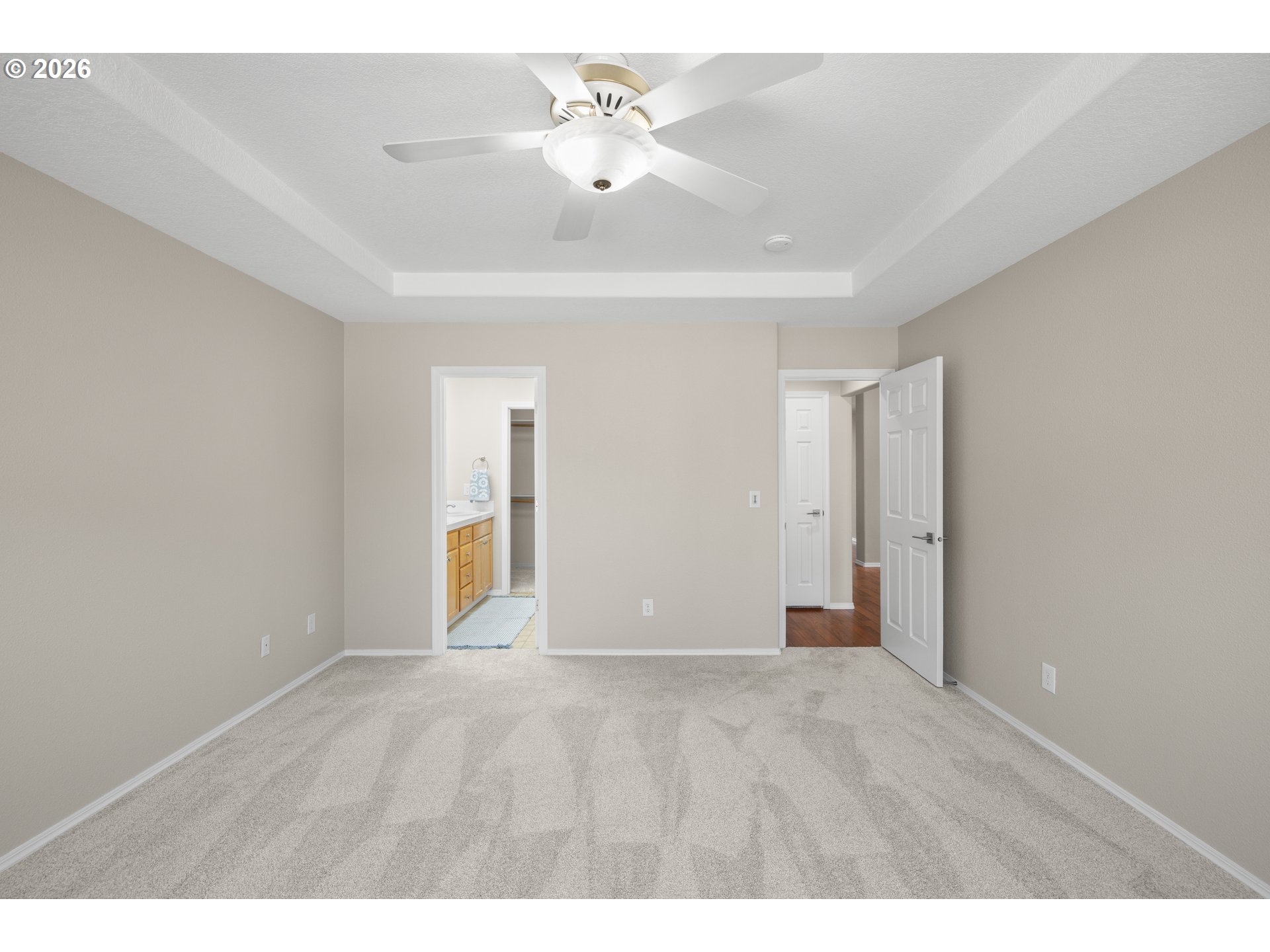 1295 NE SETTING SUN DR