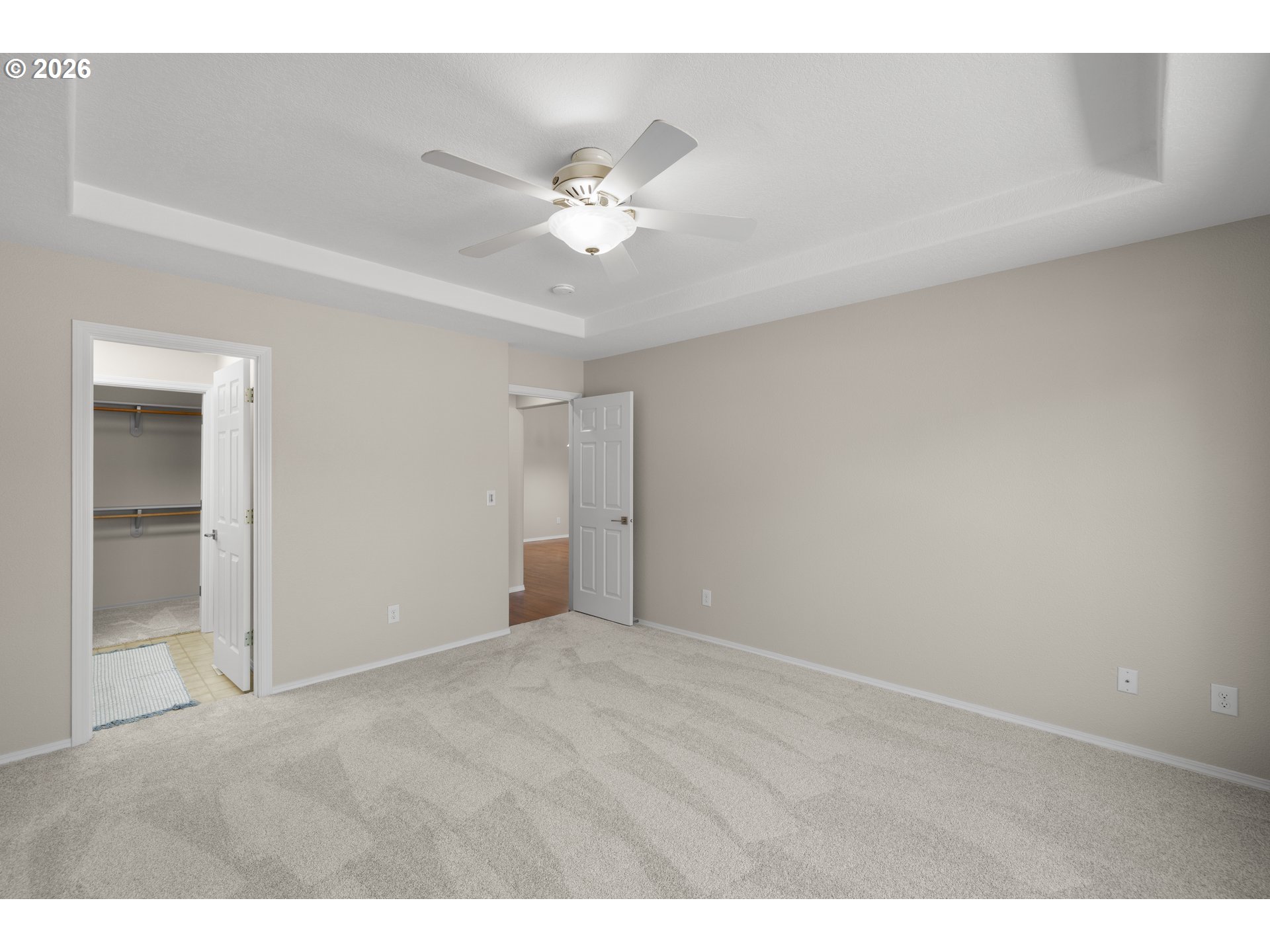 1295 NE SETTING SUN DR