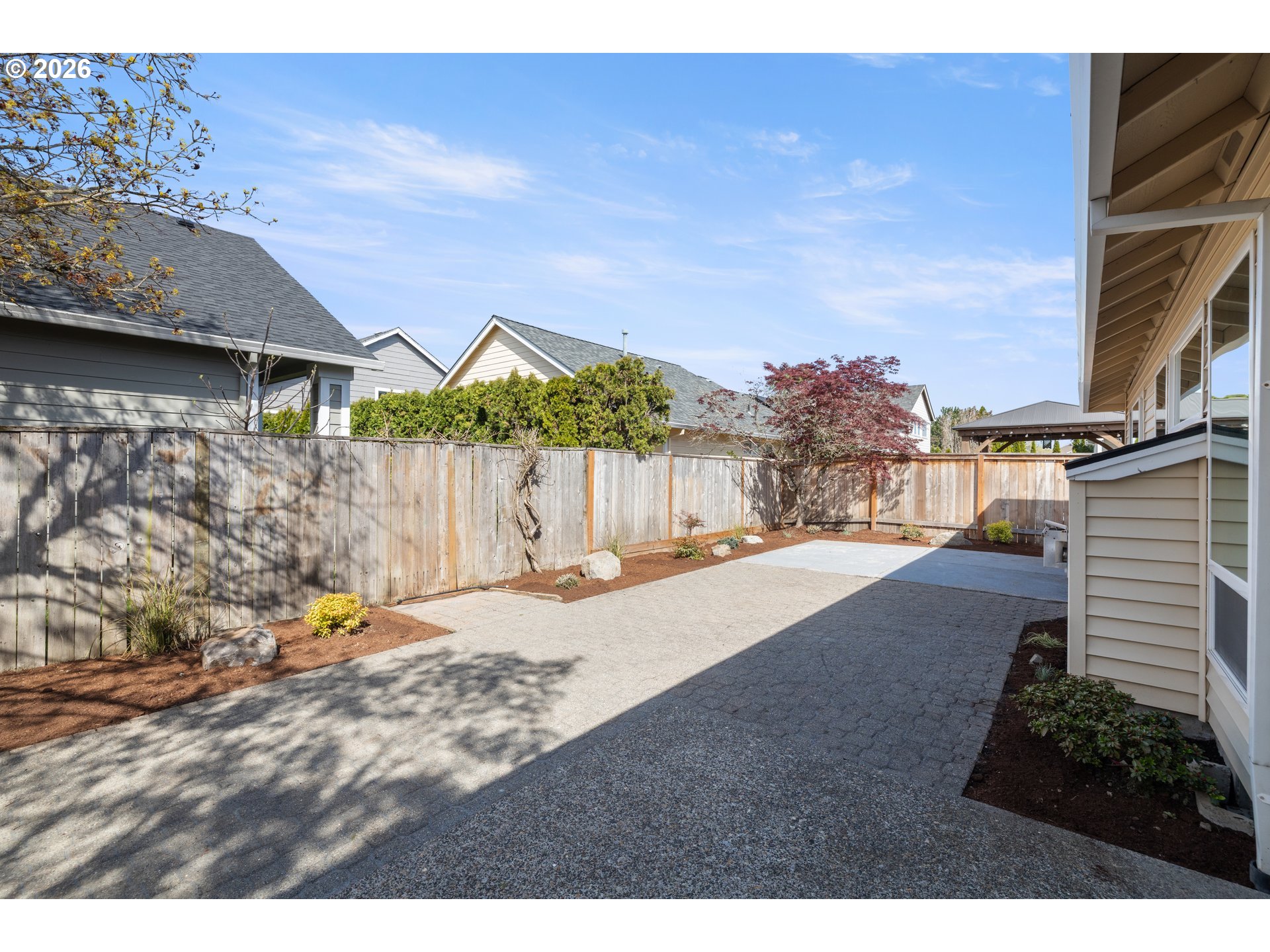 1295 NE SETTING SUN DR