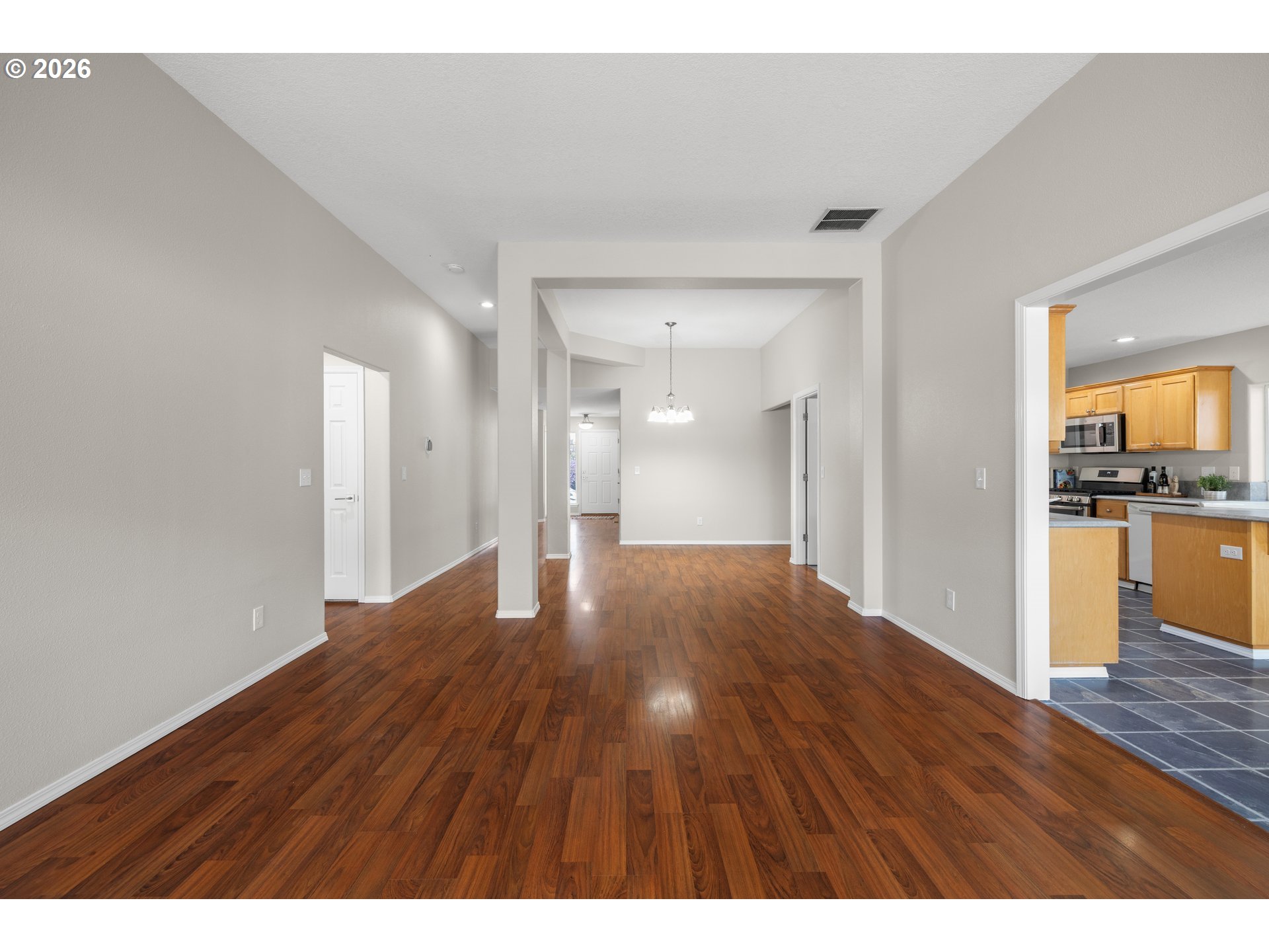 1295 NE SETTING SUN DR