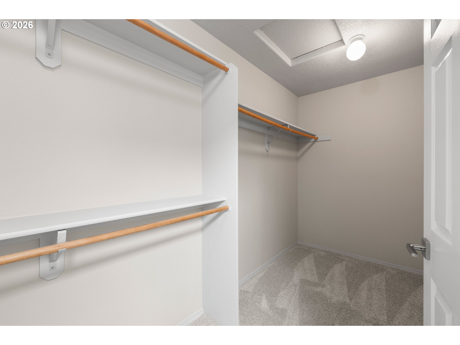 1295 NE SETTING SUN DR