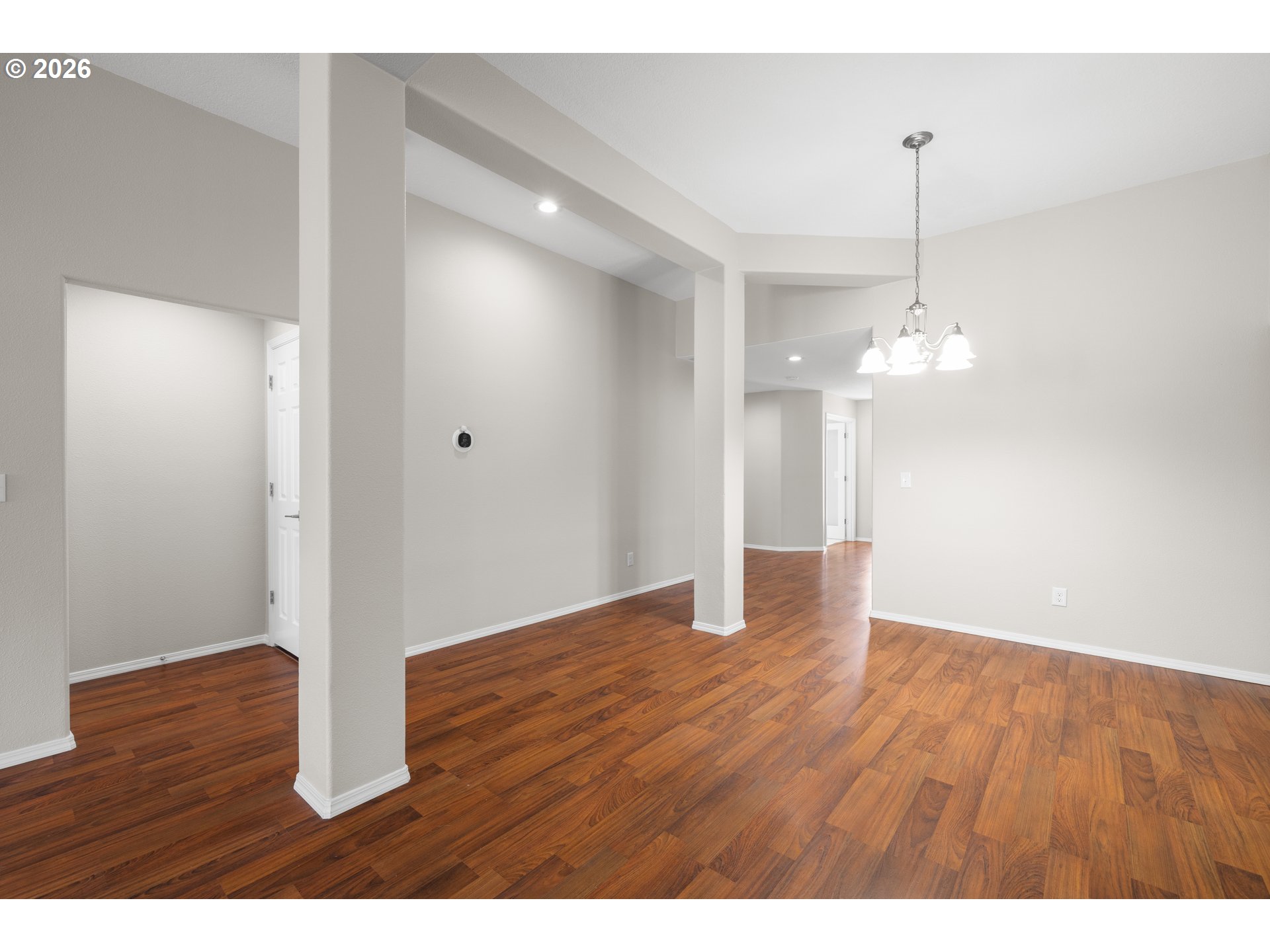 1295 NE SETTING SUN DR