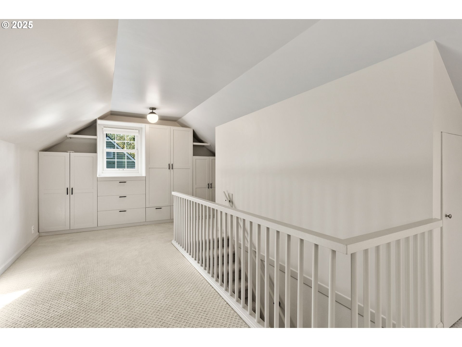 1646 SW PARKVIEW CT