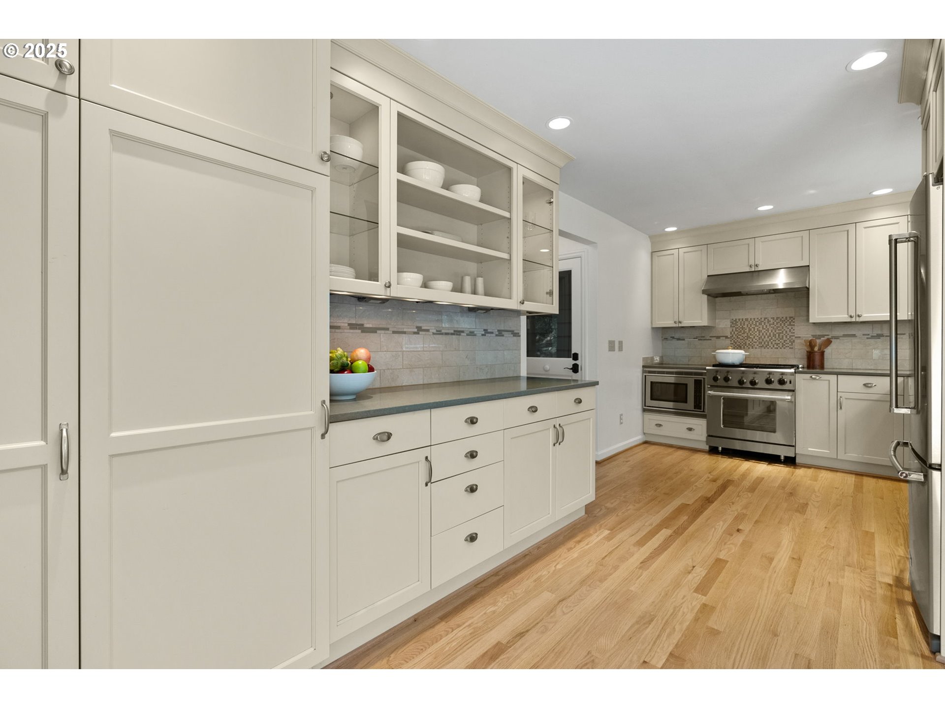 1646 SW PARKVIEW CT