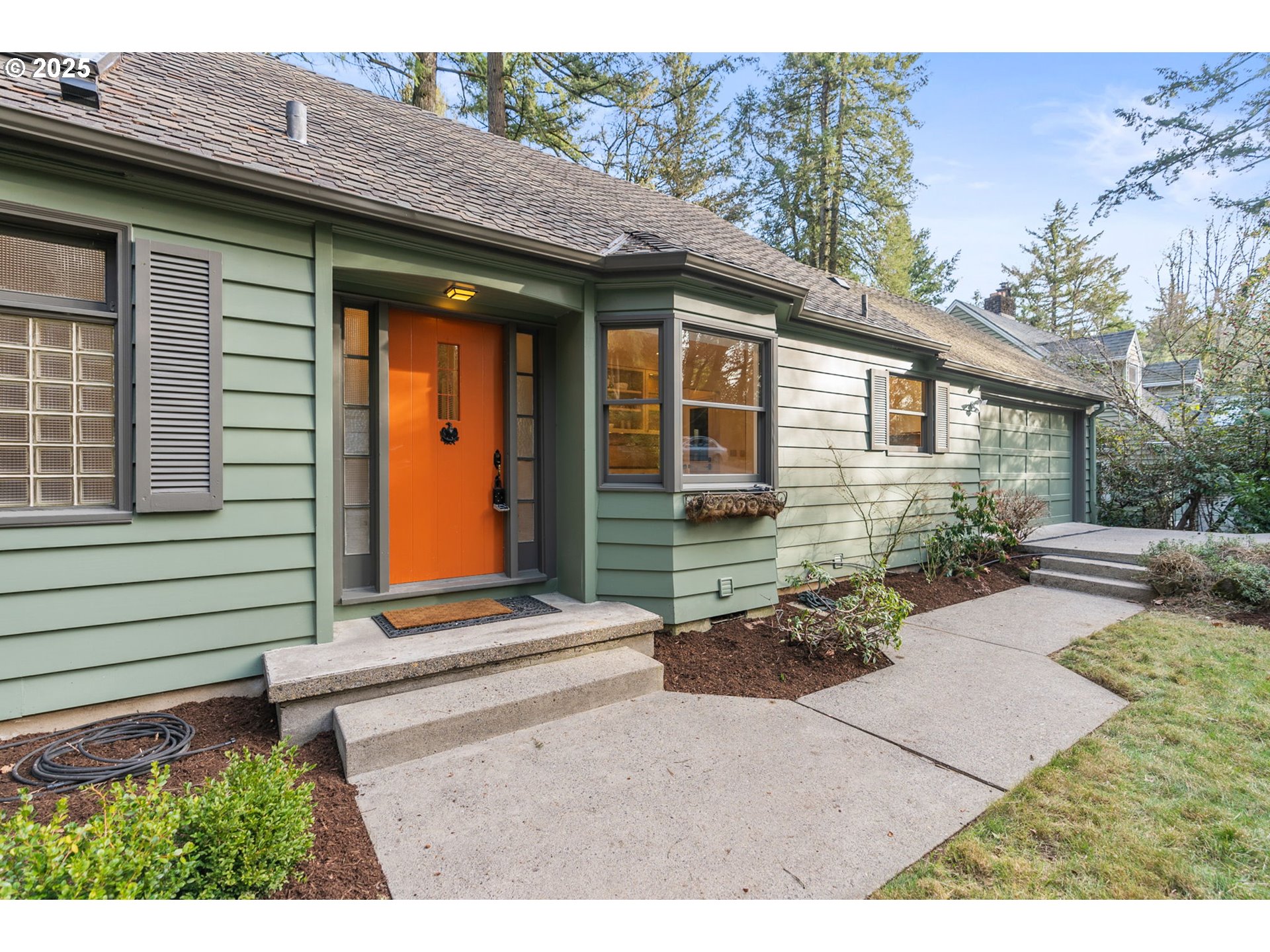1646 SW PARKVIEW CT