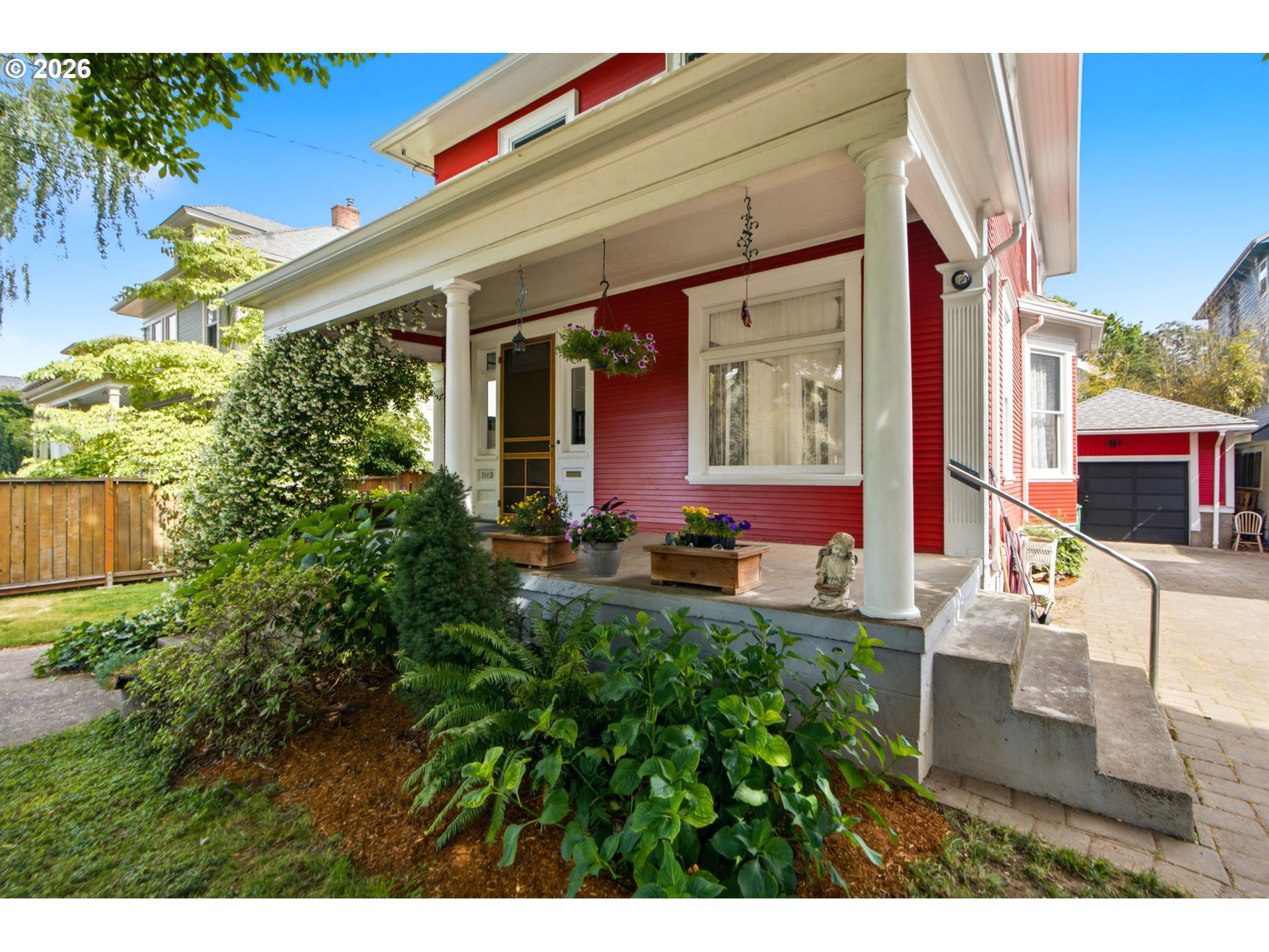 2003 NE HALSEY ST