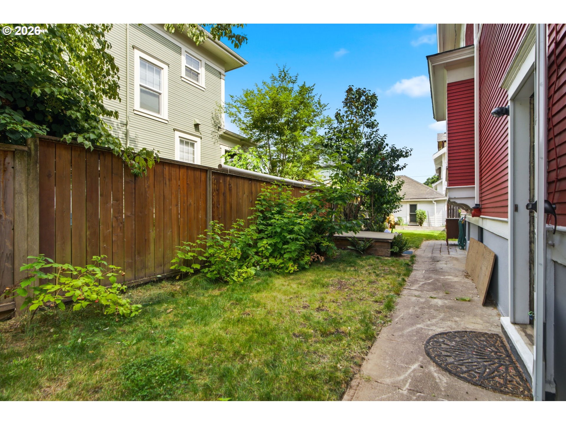 2003 NE HALSEY ST