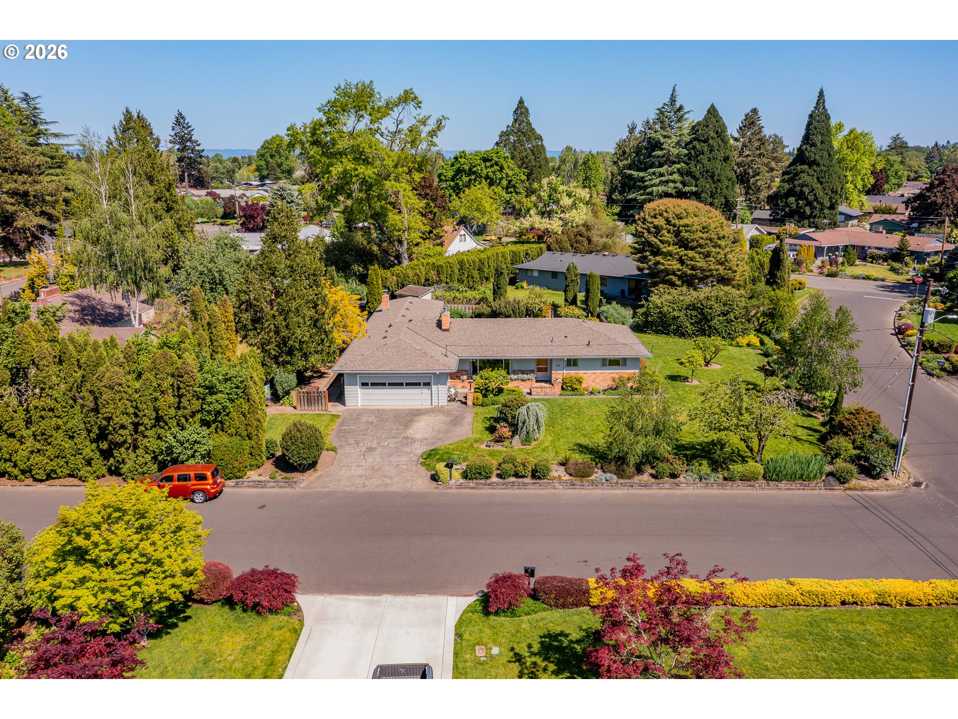1016 NE 10TH AVE