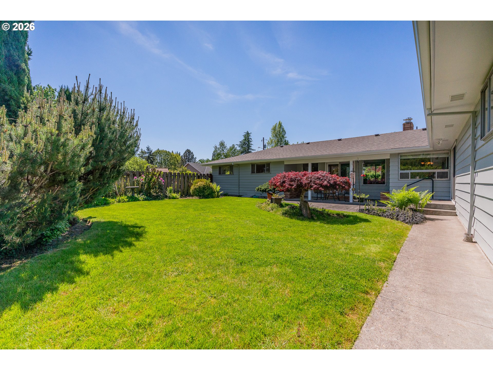 1016 NE 10TH AVE
