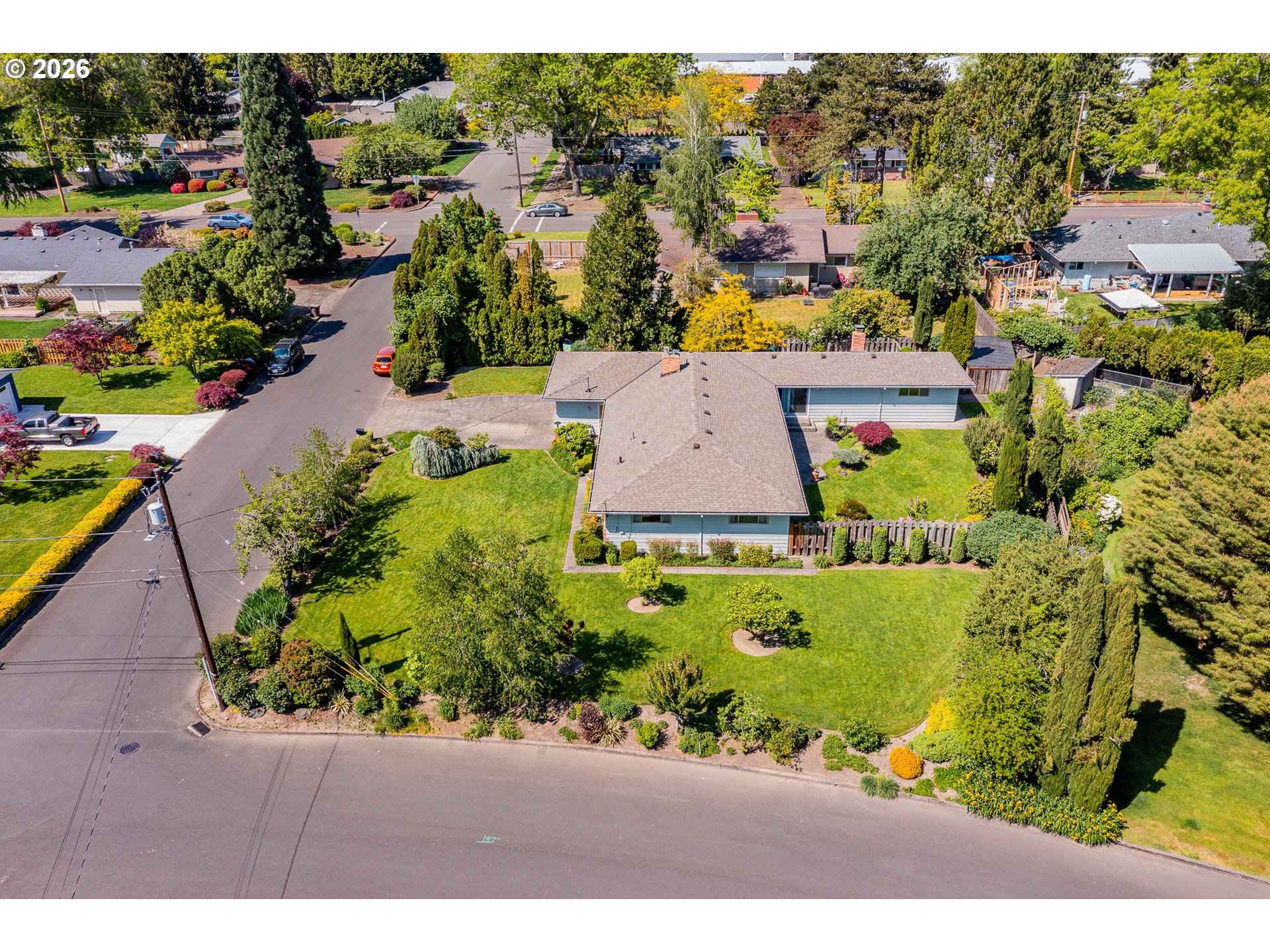 1016 NE 10TH AVE
