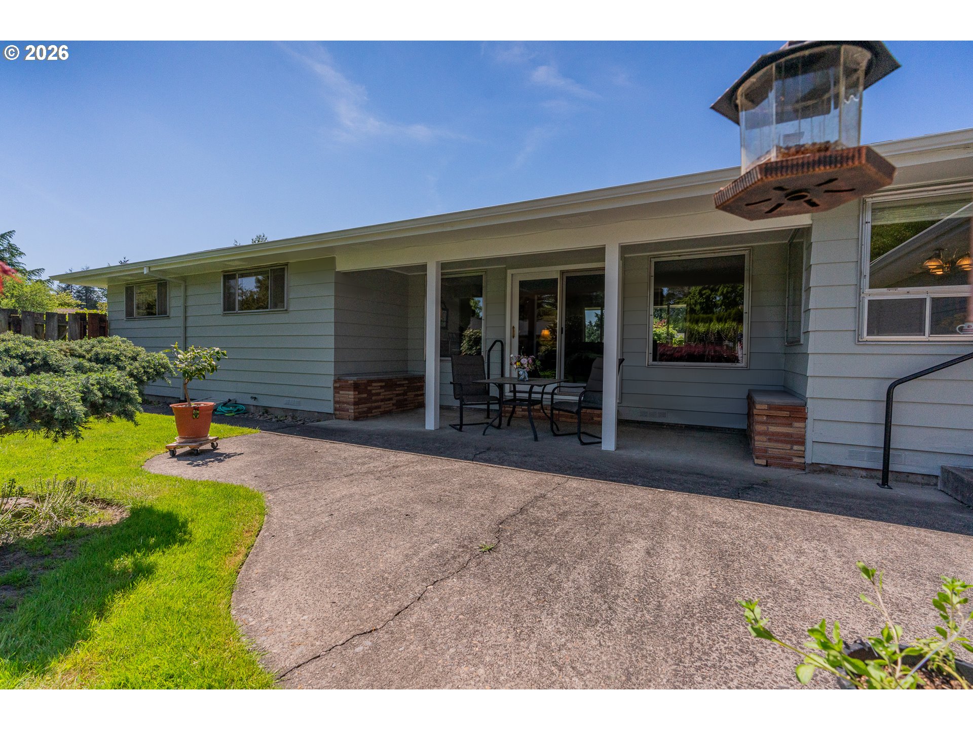 1016 NE 10TH AVE