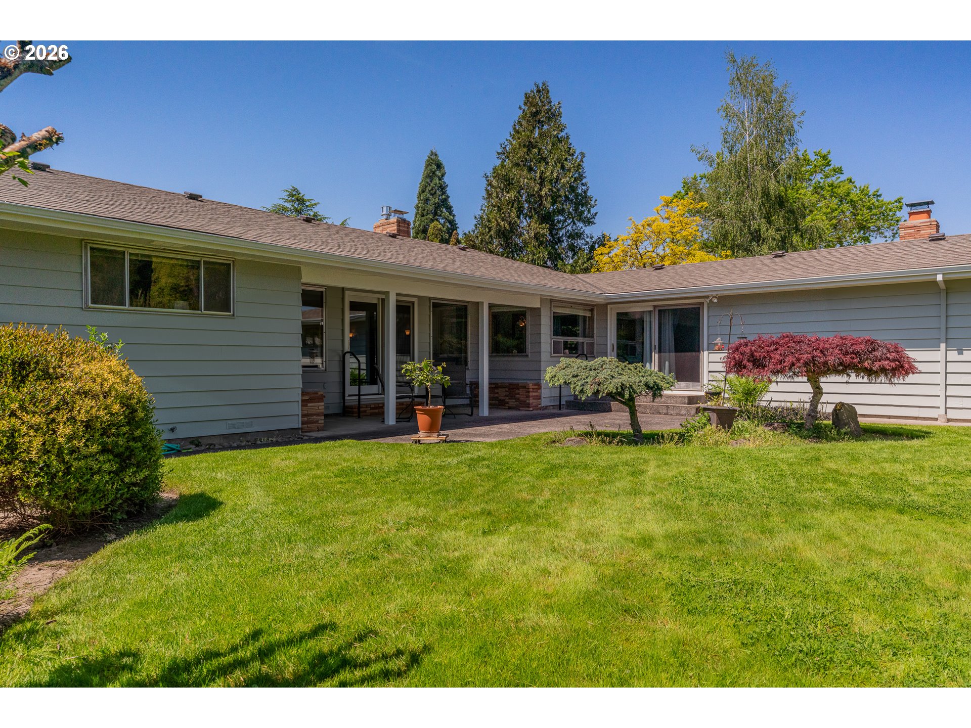 1016 NE 10TH AVE