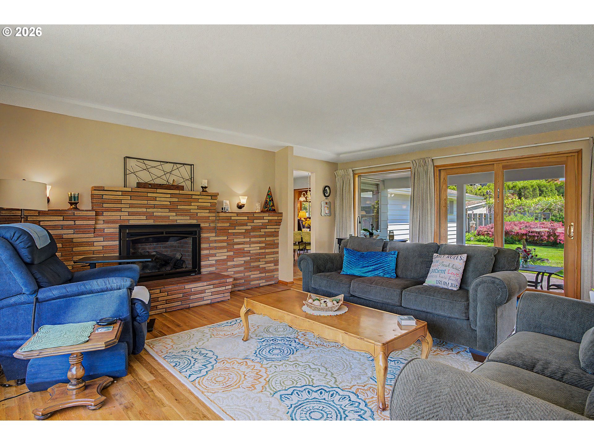 1016 NE 10TH AVE