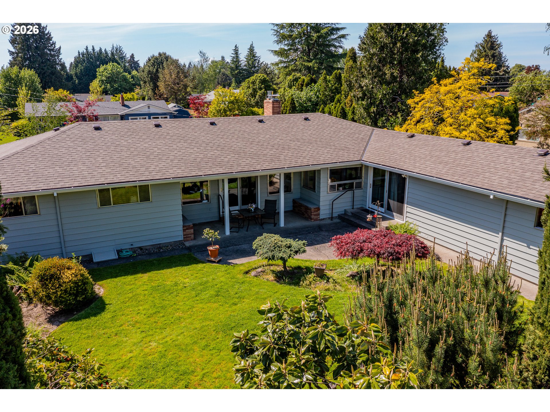 1016 NE 10TH AVE