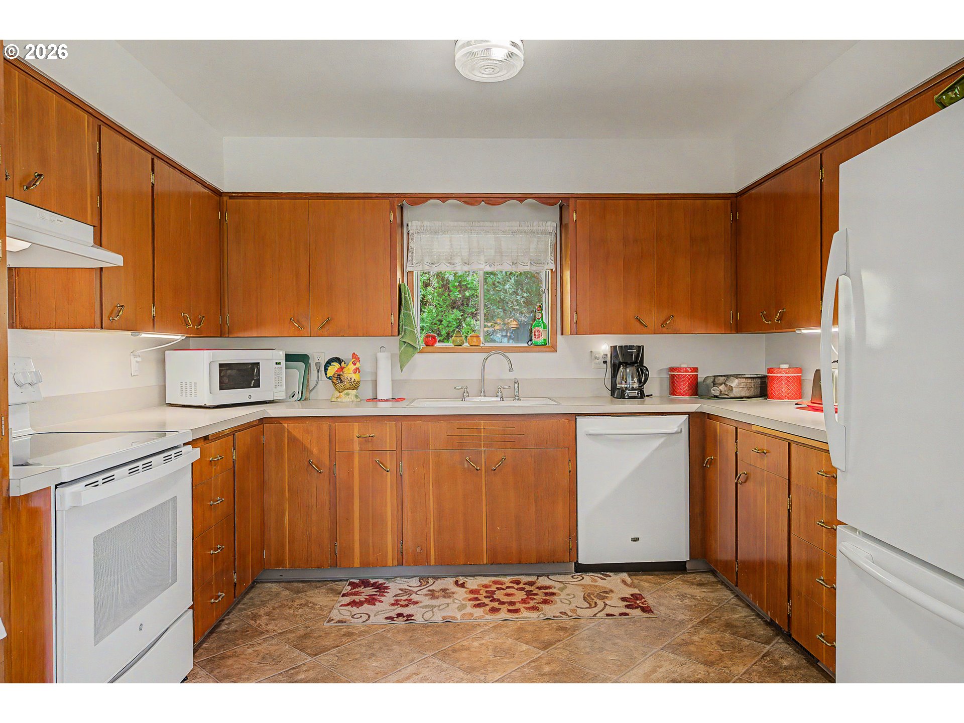 1016 NE 10TH AVE