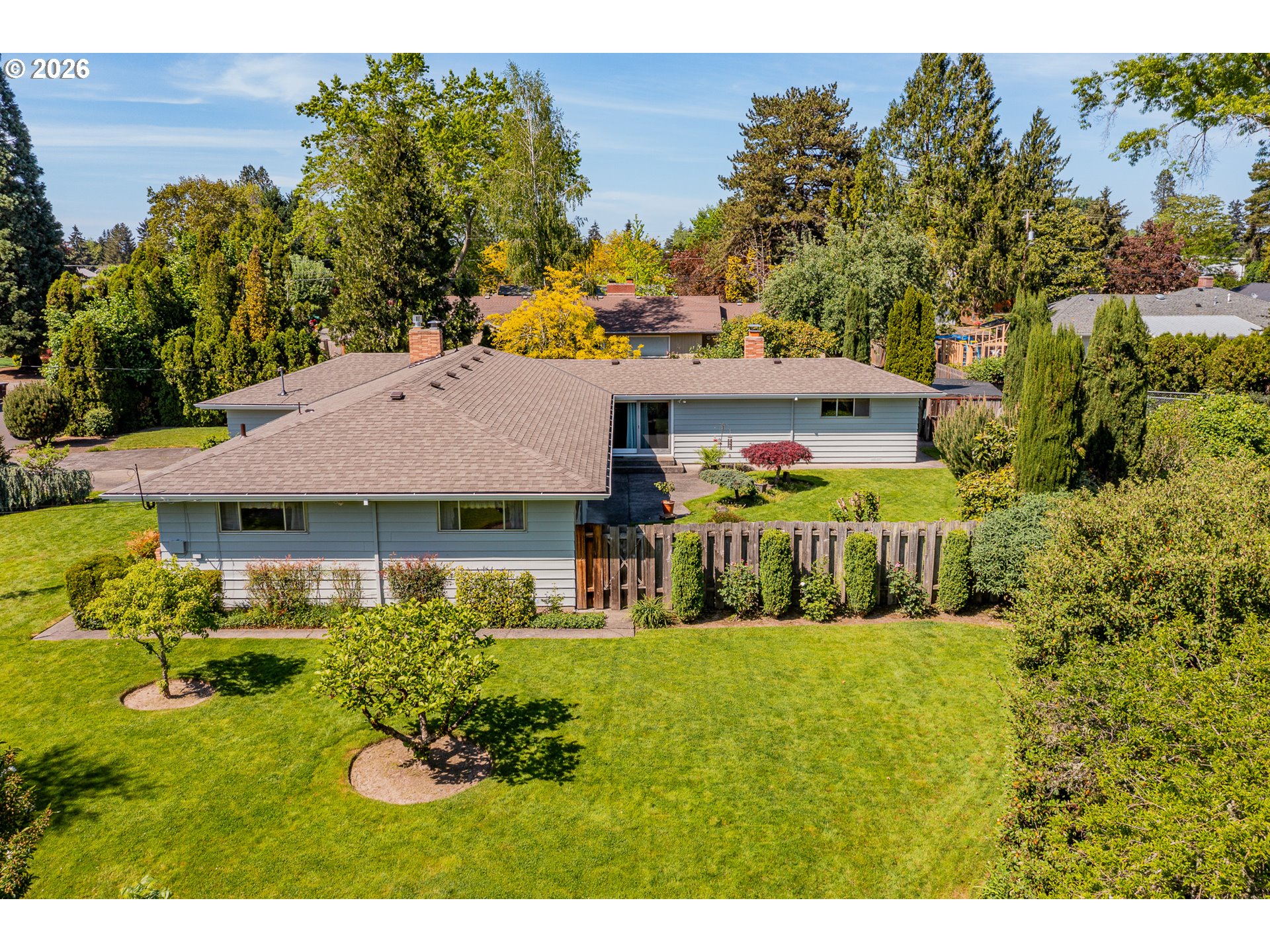 1016 NE 10TH AVE