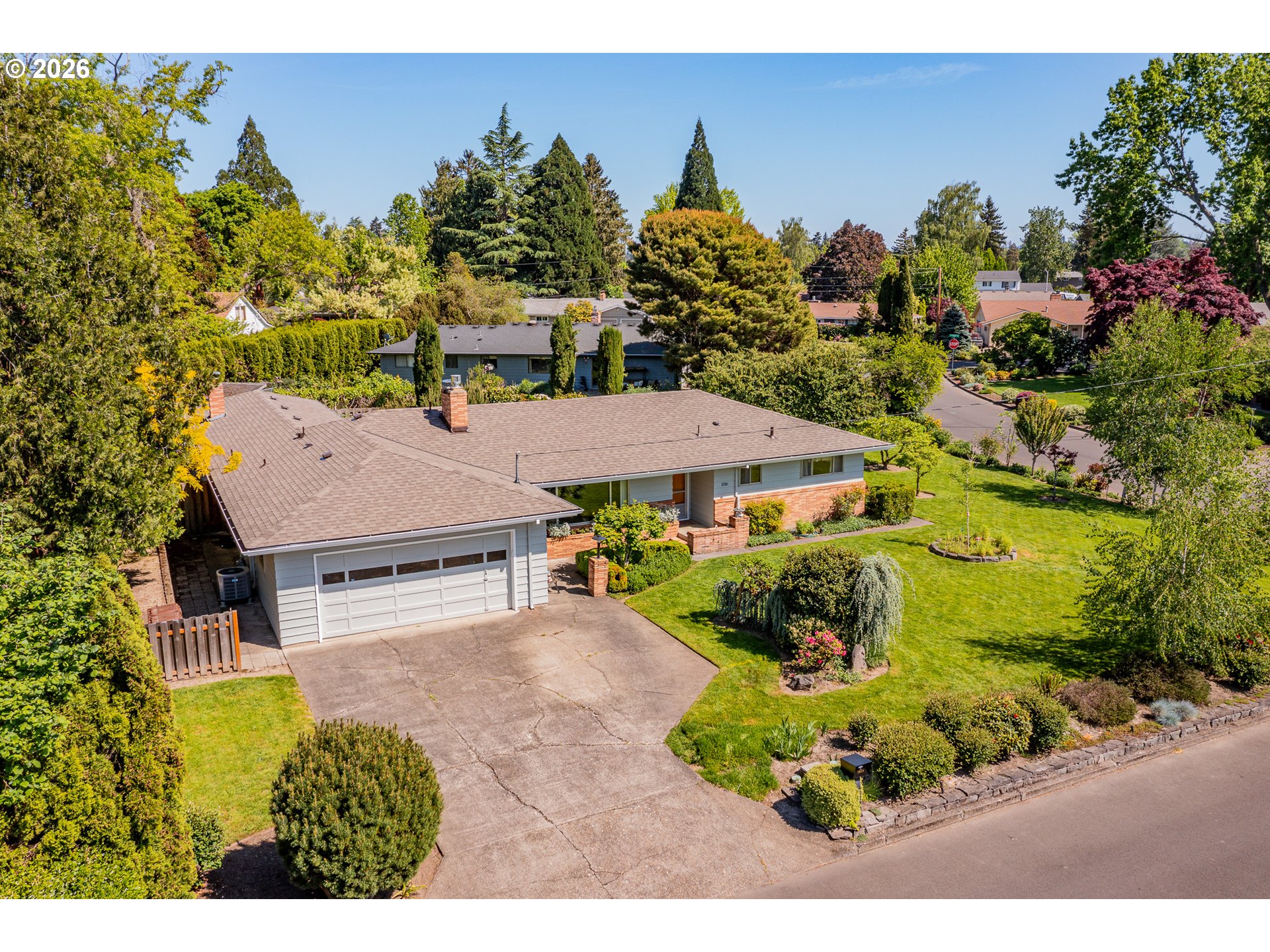 1016 NE 10TH AVE