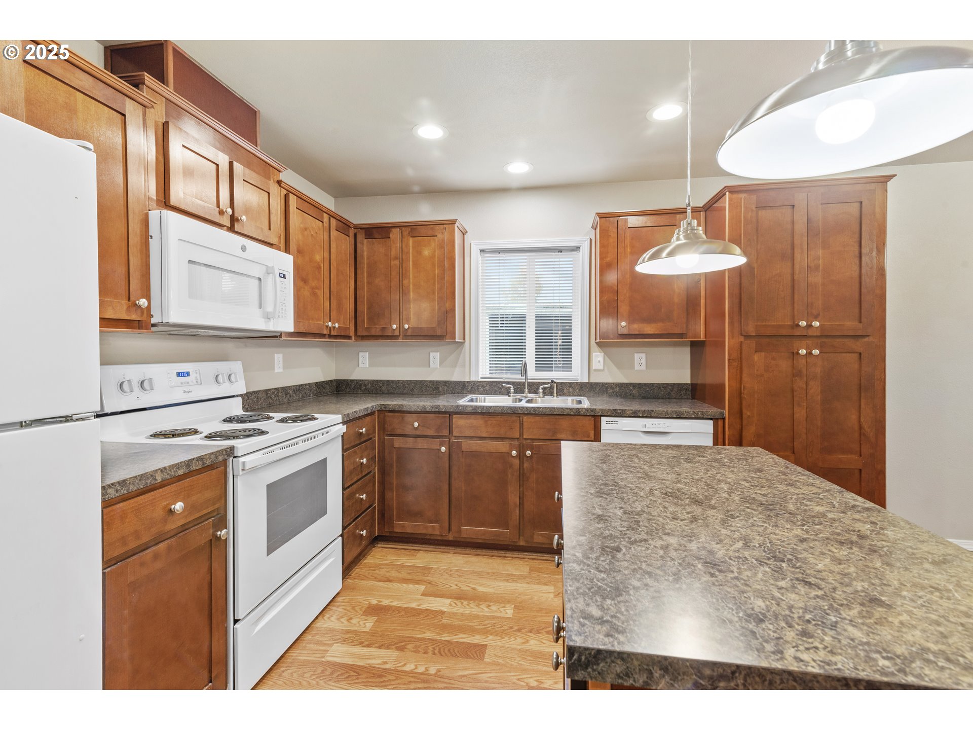 2980 NE DIVISION ST 27