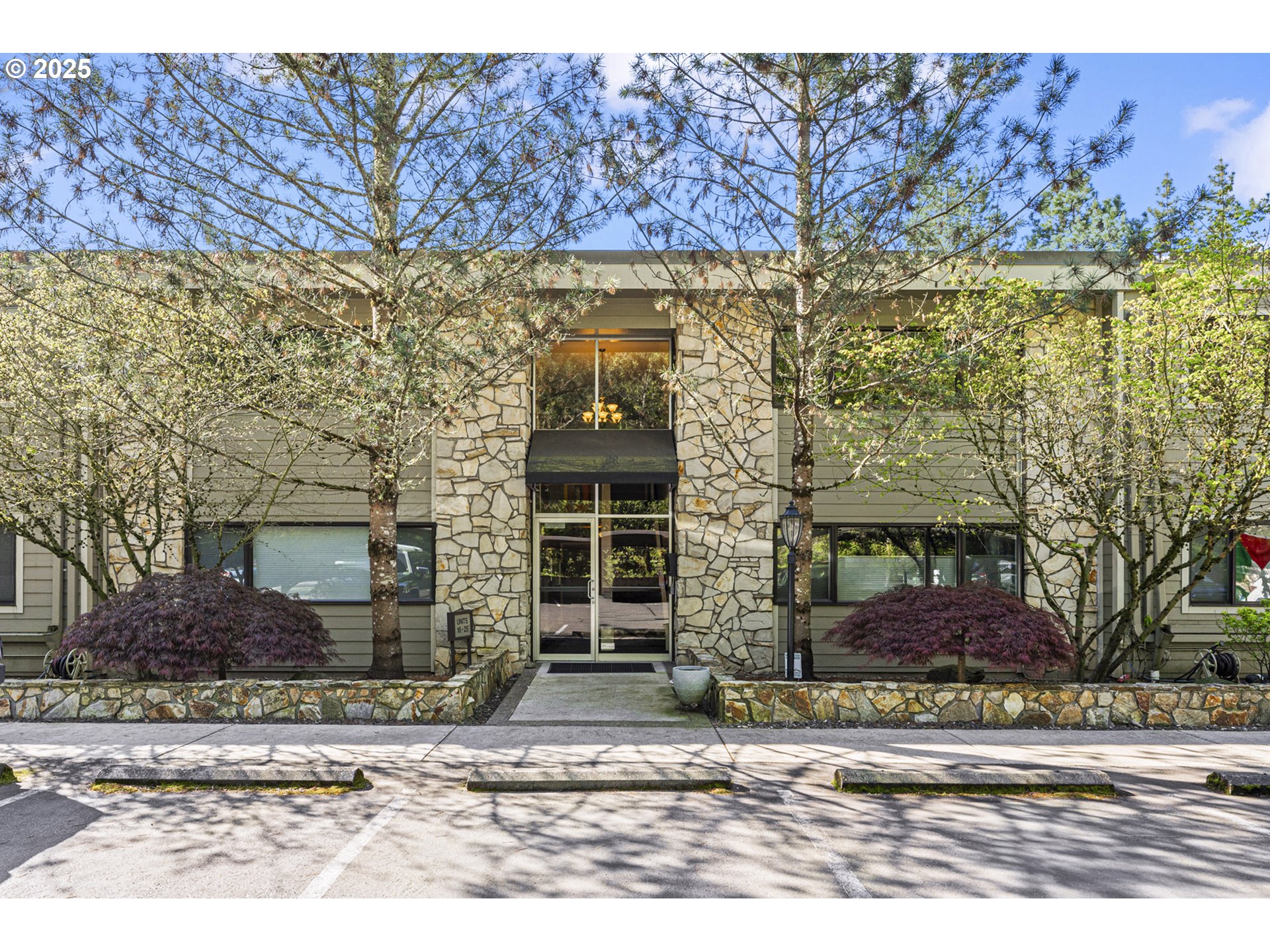 1500 SW SKYLINE BLVD 16
