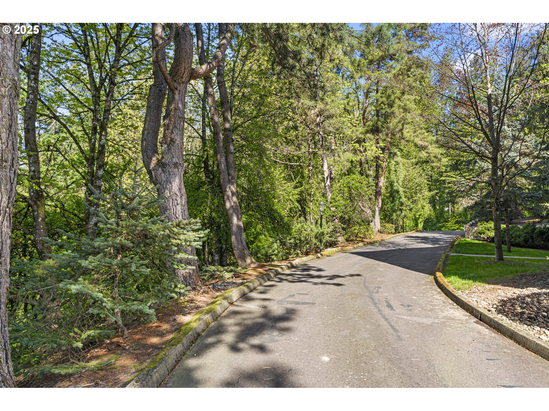 1500 SW SKYLINE BLVD 16