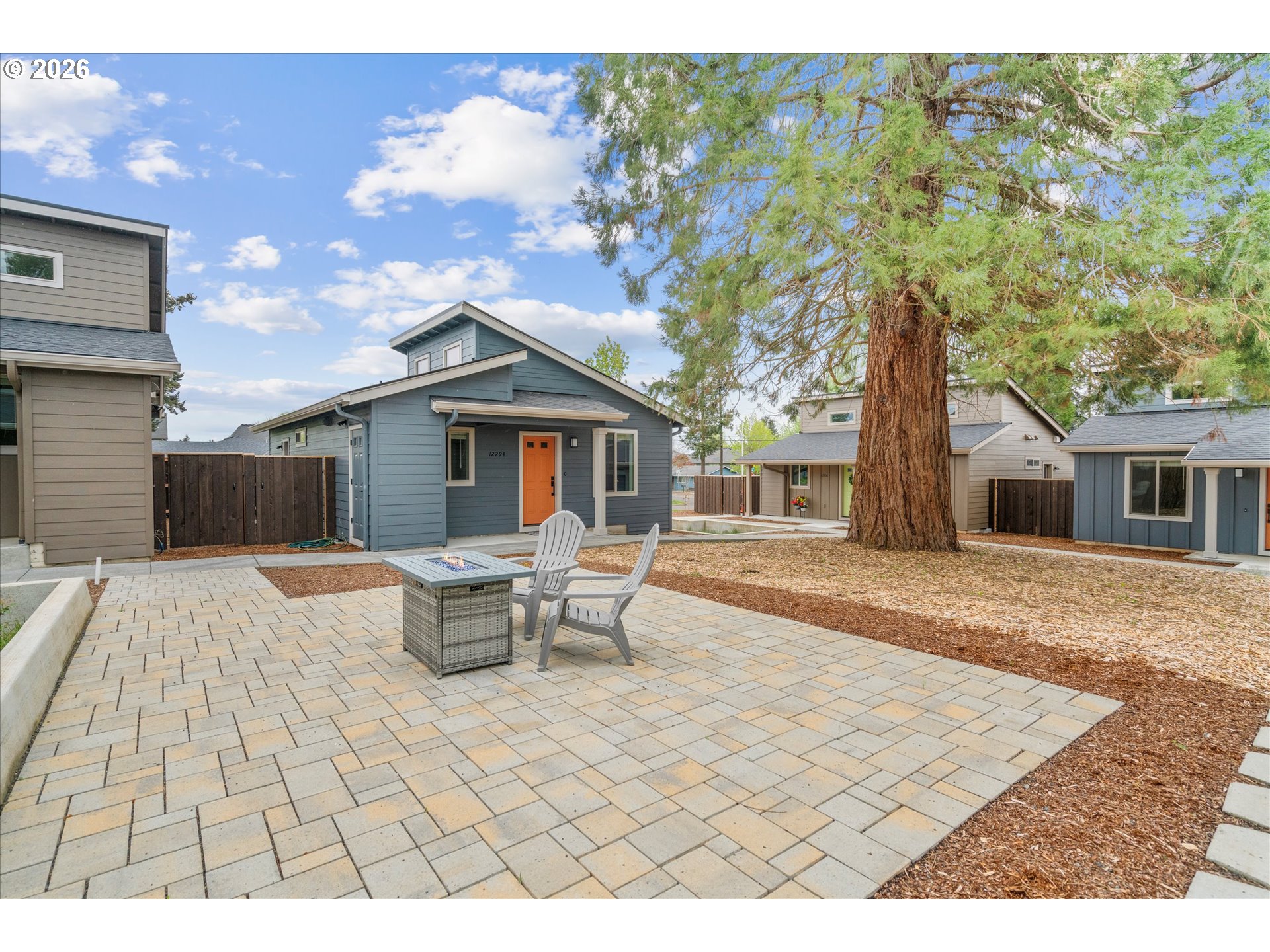 12294 Meadowlawn DR