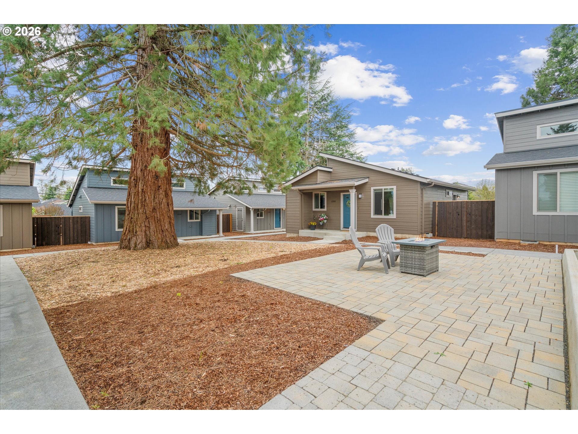 12294 Meadowlawn DR