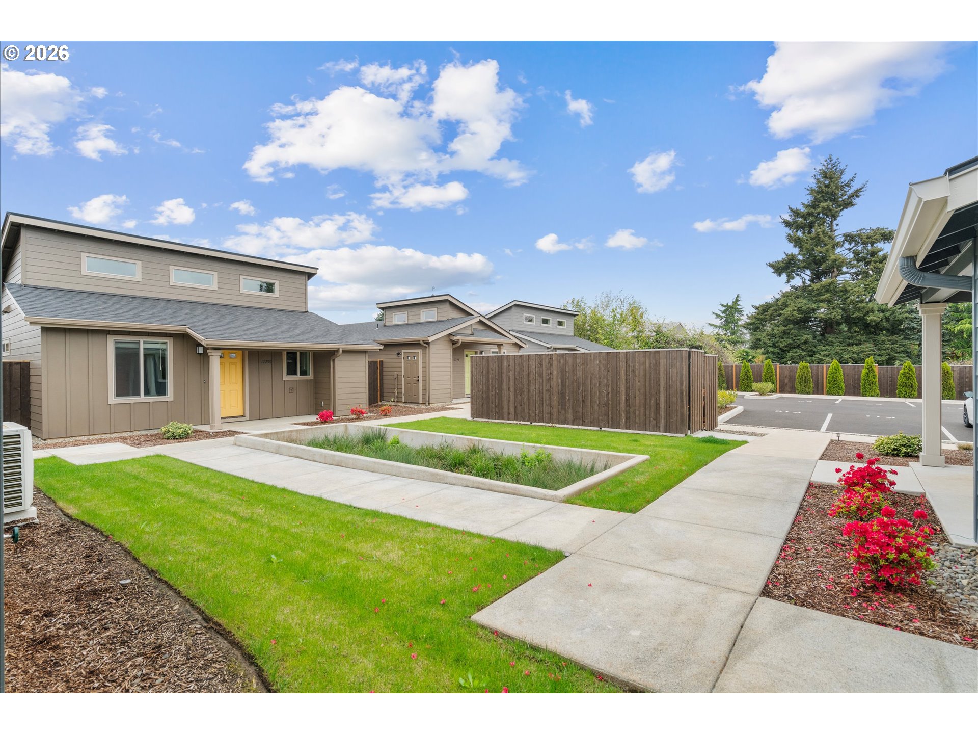12294 Meadowlawn DR