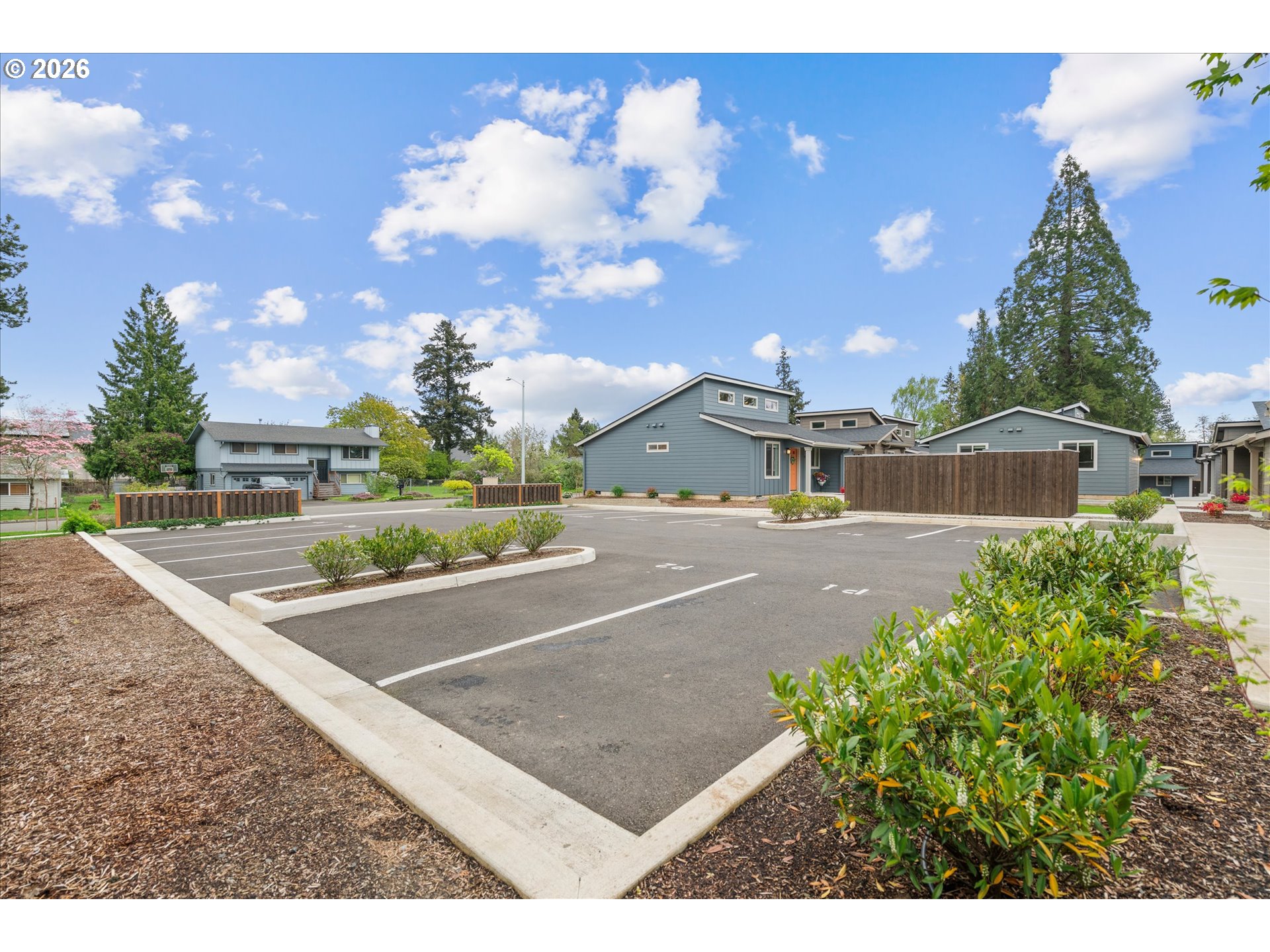 12294 Meadowlawn DR