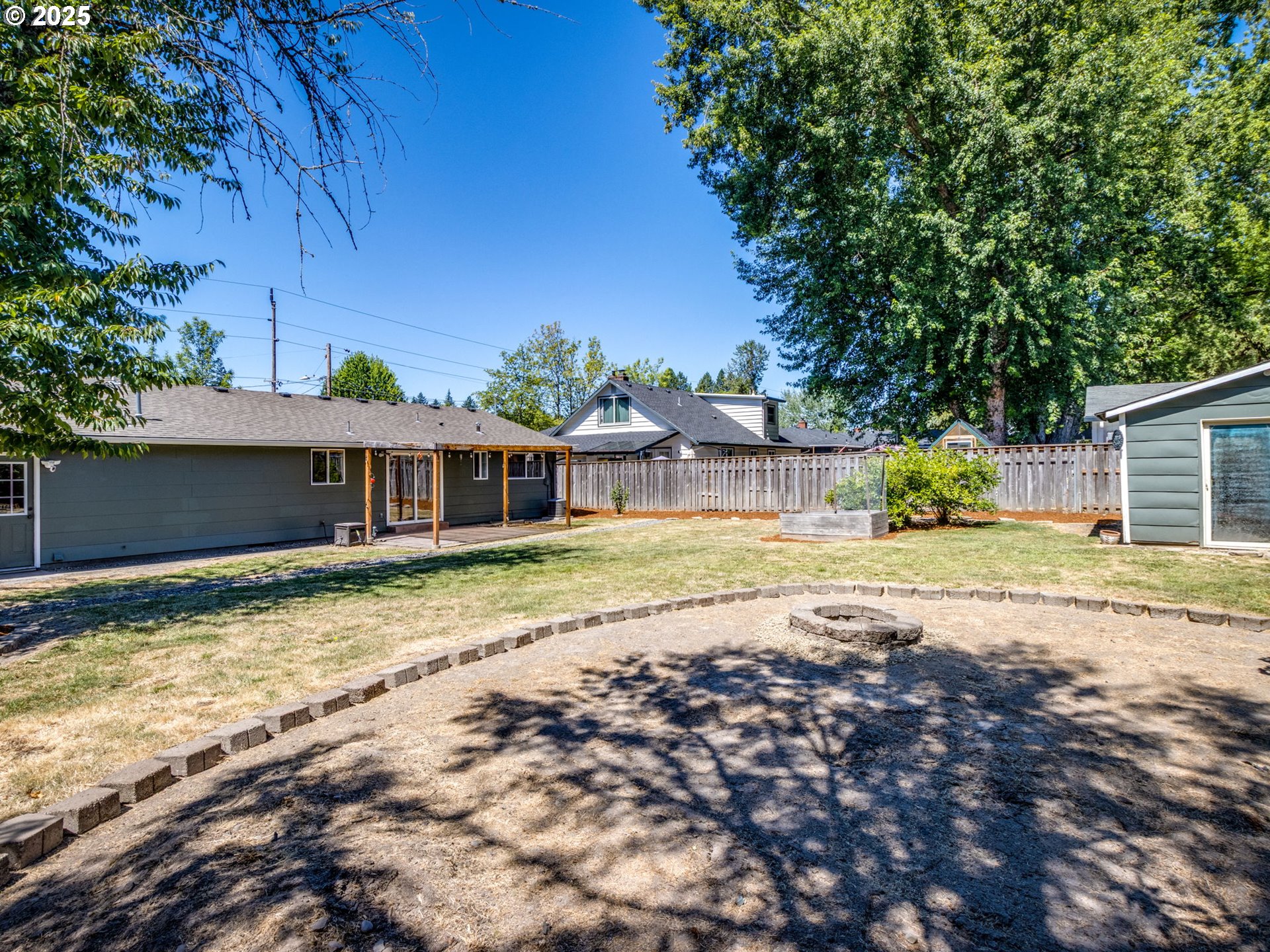 16322 SE ARISTA DR