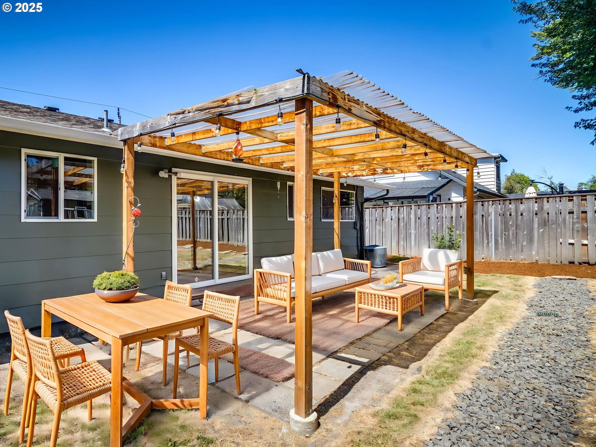 16322 SE ARISTA DR