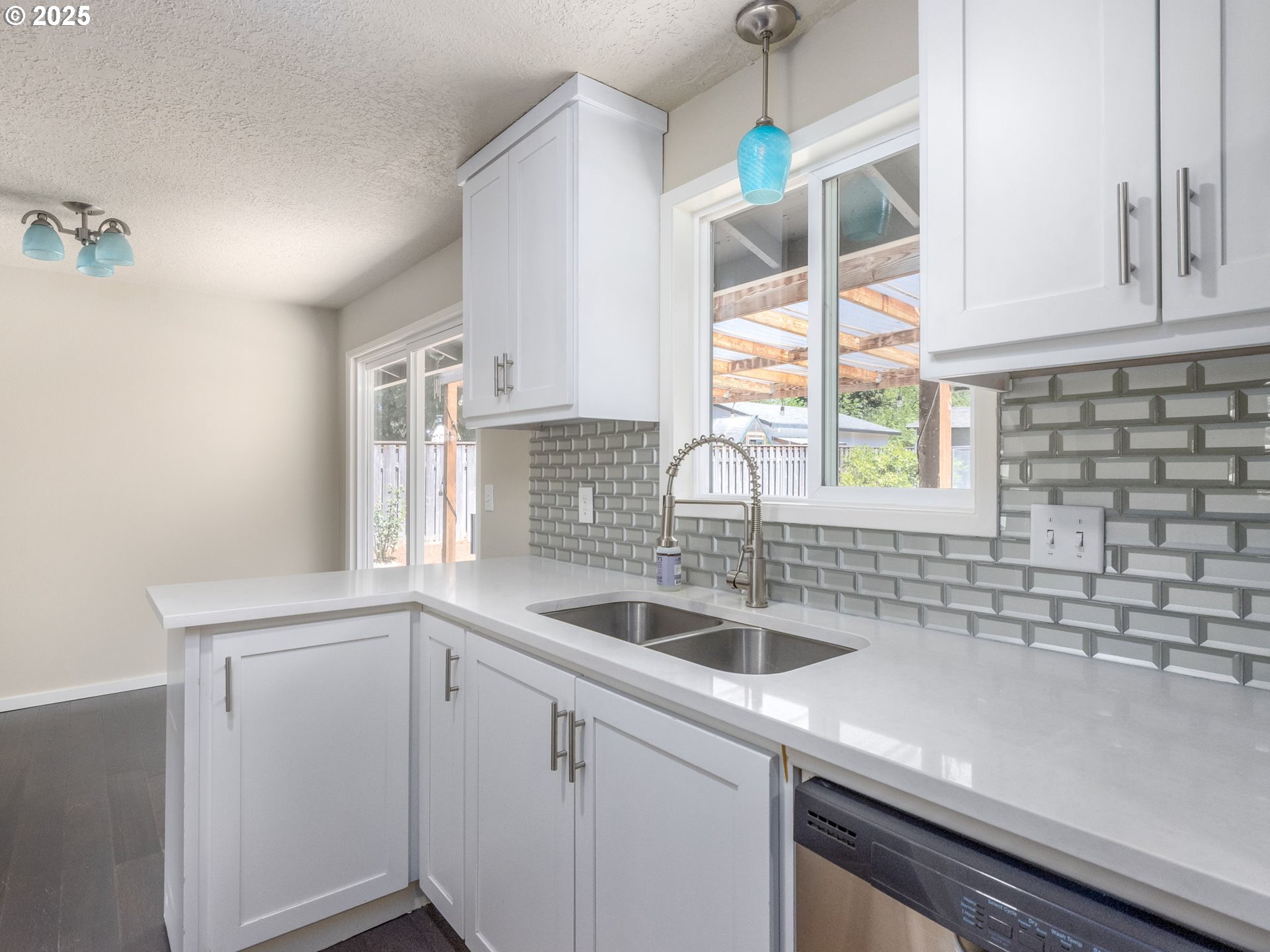 16322 SE ARISTA DR