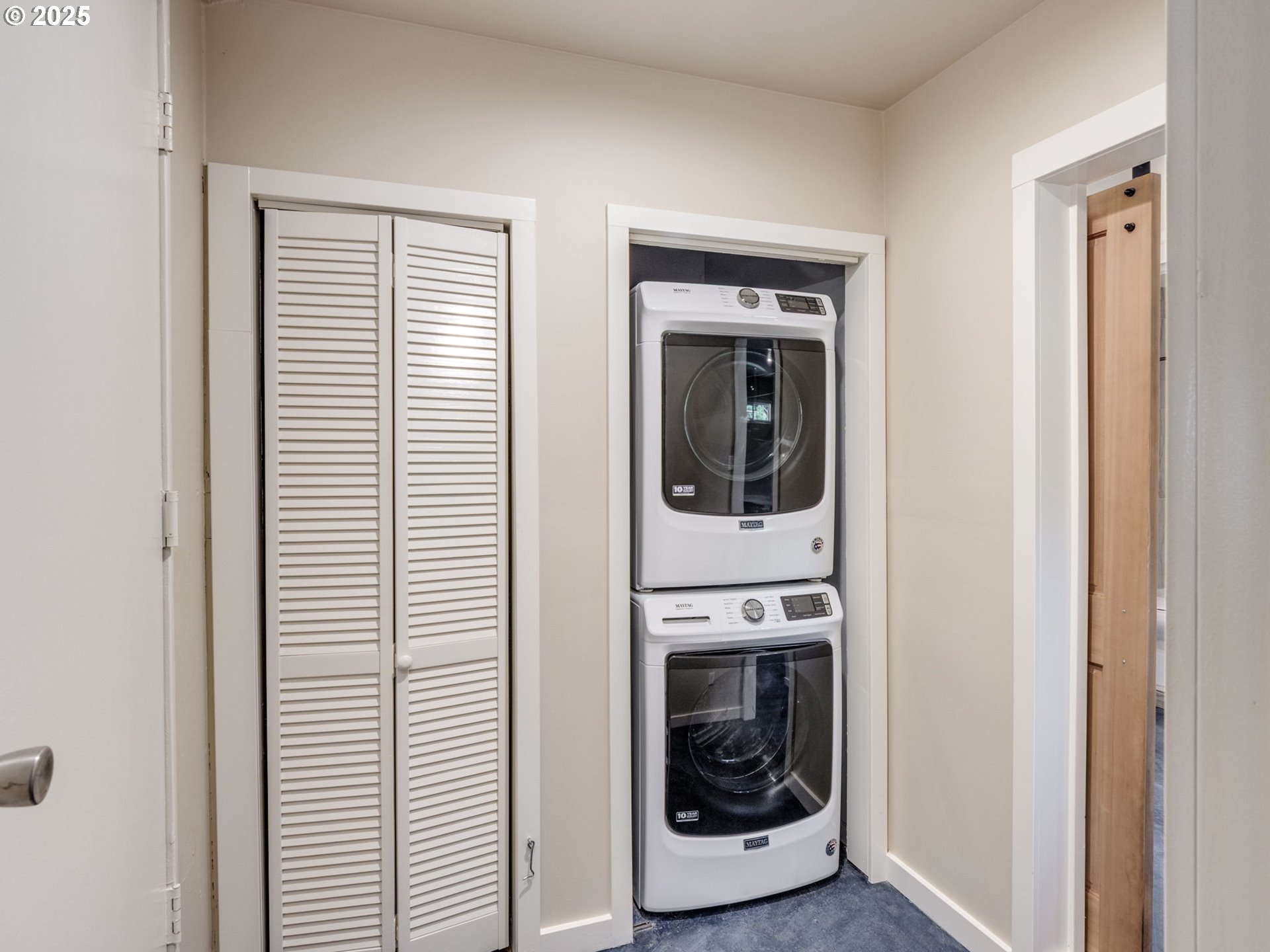 16322 SE ARISTA DR